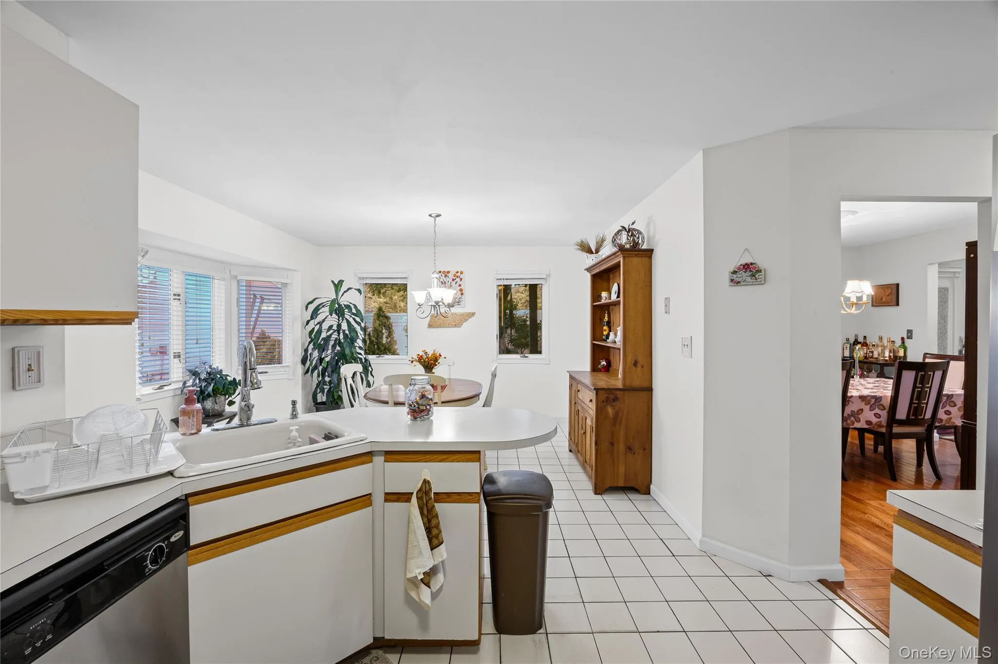 2 Windsor Court, Babylon, NY, 3 Bedrooms Bedrooms, 8 Rooms Rooms,2 BathroomsBathrooms,Residential,For Rent,Windsor,0,1034464 2 Windsor Court, Babylon, NY, 3 Bedrooms Bedrooms, 8 Rooms Rooms,2 BathroomsBathrooms,Residential,For Rent,Windsor,0,1034464