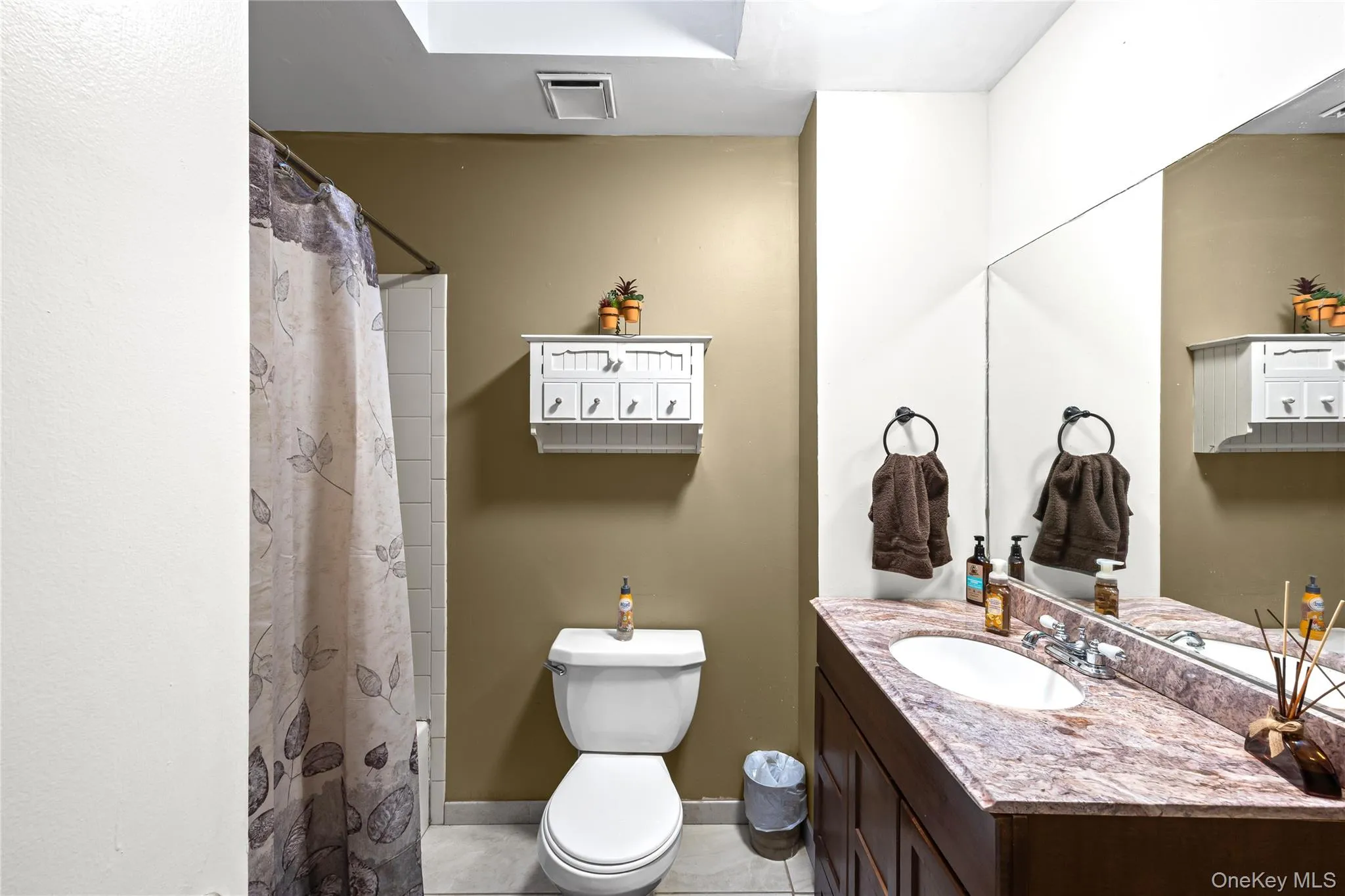 2 Windsor Court, Babylon, NY, 3 Bedrooms Bedrooms, 8 Rooms Rooms,2 BathroomsBathrooms,Residential,For Rent,Windsor,0,1034464 2 Windsor Court, Babylon, NY, 3 Bedrooms Bedrooms, 8 Rooms Rooms,2 BathroomsBathrooms,Residential,For Rent,Windsor,0,1034464