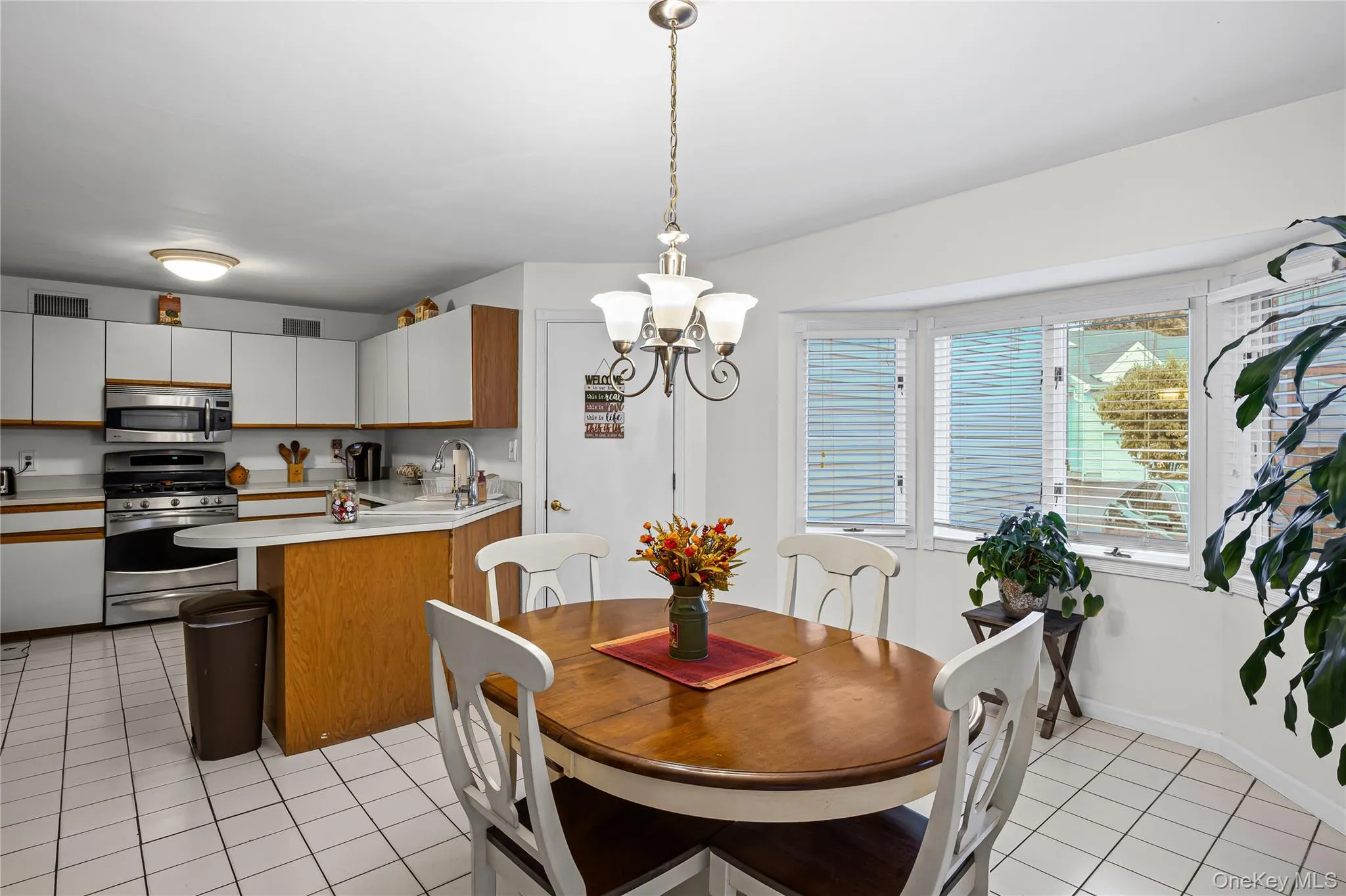 2 Windsor Court, Babylon, NY, 3 Bedrooms Bedrooms, 8 Rooms Rooms,2 BathroomsBathrooms,Residential,For Rent,Windsor,0,1034464 2 Windsor Court, Babylon, NY, 3 Bedrooms Bedrooms, 8 Rooms Rooms,2 BathroomsBathrooms,Residential,For Rent,Windsor,0,1034464