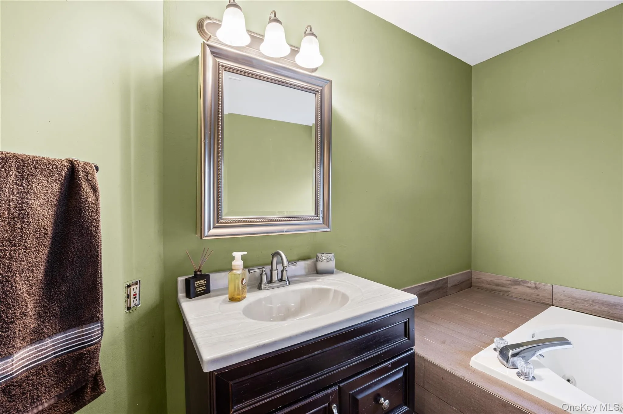 2 Windsor Court, Babylon, NY, 3 Bedrooms Bedrooms, 8 Rooms Rooms,2 BathroomsBathrooms,Residential,For Rent,Windsor,0,1034464 2 Windsor Court, Babylon, NY, 3 Bedrooms Bedrooms, 8 Rooms Rooms,2 BathroomsBathrooms,Residential,For Rent,Windsor,0,1034464