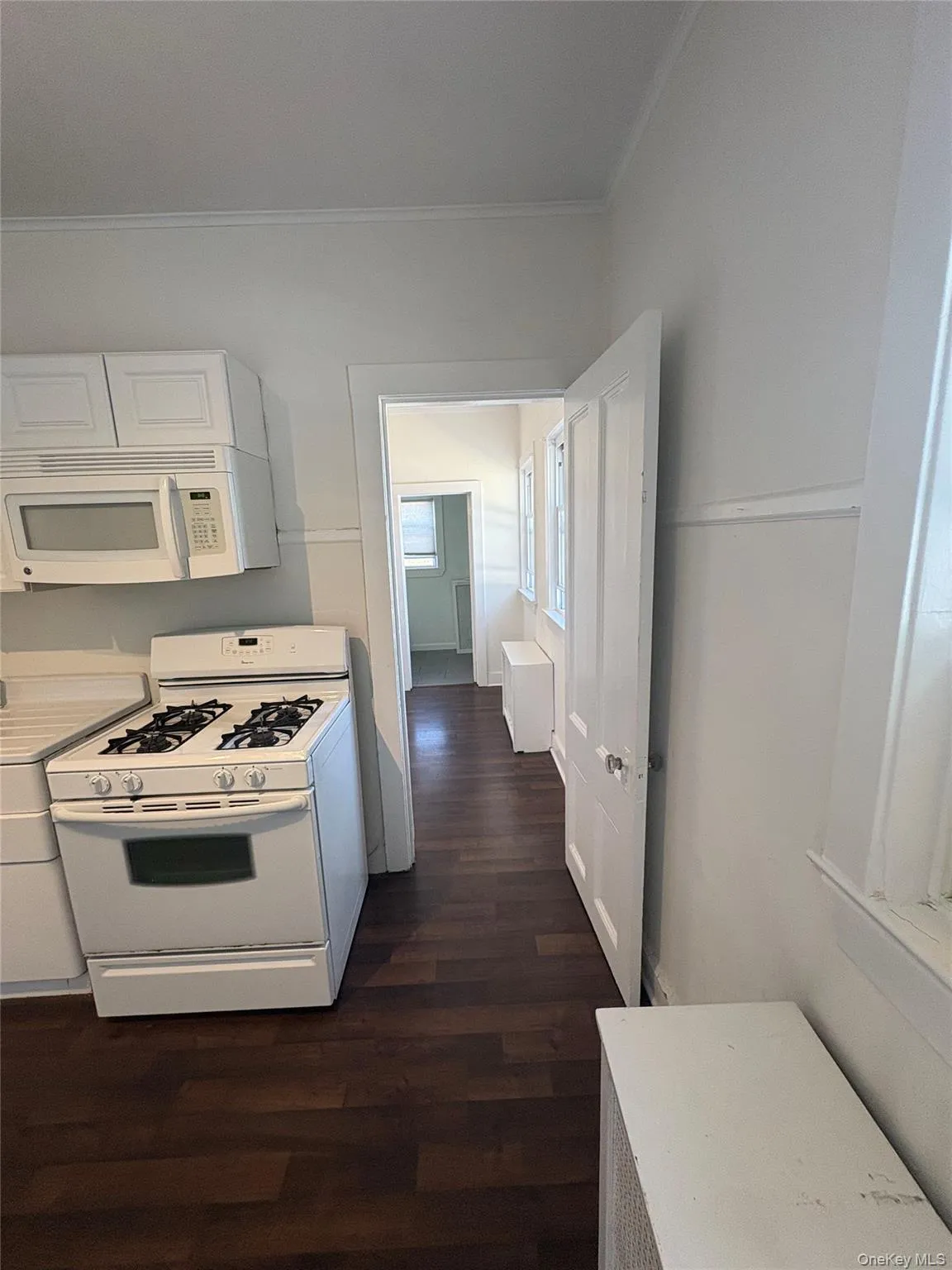 42 Pleasant Place, Eastchester, NY, 1 Bedroom Bedrooms, 2 Room Rooms,1 BathroomBathrooms,Residential Lease,For Rent,Pleasant,0,1034468 42 Pleasant Place, Eastchester, NY, 1 Bedroom Bedrooms, 2 Room Rooms,1 BathroomBathrooms,Residential Lease,For Rent,Pleasant,0,1034468