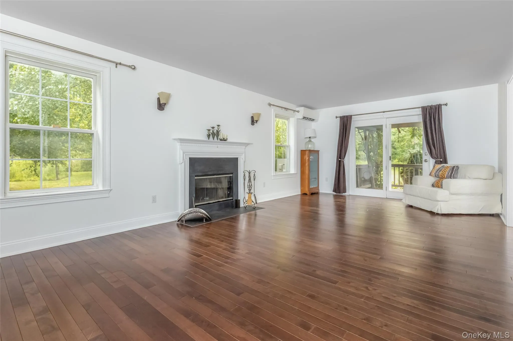 28 Church Farm Road, Gardiner, NY, 3 Bedrooms Bedrooms, 8 Rooms Rooms,2 BathroomsBathrooms,Residential,For Rent,Church Farm,0,1034470 28 Church Farm Road, Gardiner, NY, 3 Bedrooms Bedrooms, 8 Rooms Rooms,2 BathroomsBathrooms,Residential,For Rent,Church Farm,0,1034470