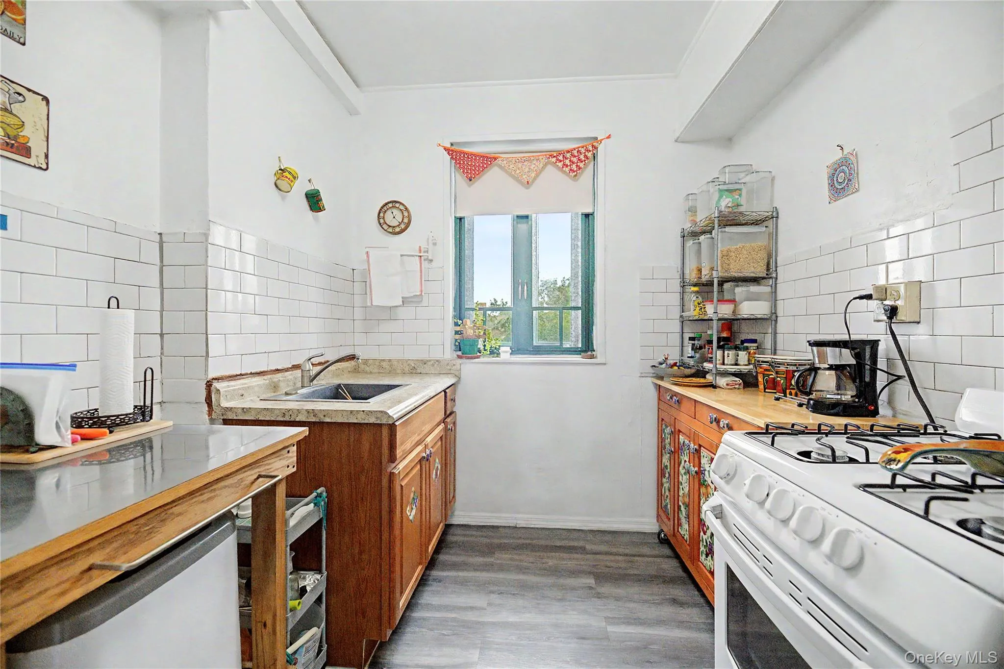 1705 Purdy Street, New York, NY, 1 Bedroom Bedrooms, 3 Rooms Rooms,1 BathroomBathrooms,Residential,For Rent,Purdy,0,1034471 1705 Purdy Street, New York, NY, 1 Bedroom Bedrooms, 3 Rooms Rooms,1 BathroomBathrooms,Residential,For Rent,Purdy,0,1034471