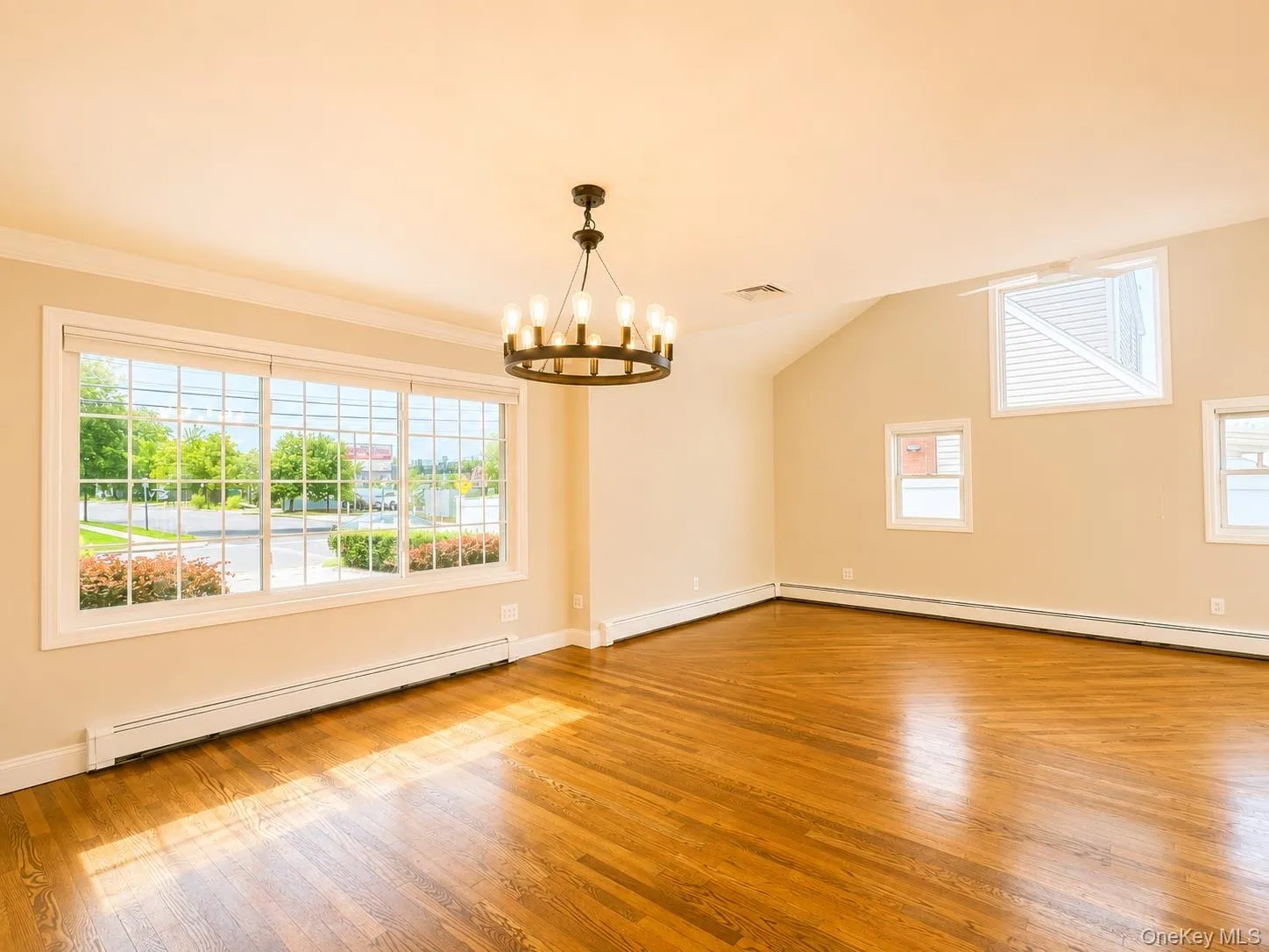 35 Taylor Avenue, Hempstead, NY, 3 Bedrooms Bedrooms, 9 Rooms Rooms,1 BathroomBathrooms,Residential Lease,For Rent,Taylor,0,1034472 35 Taylor Avenue, Hempstead, NY, 3 Bedrooms Bedrooms, 9 Rooms Rooms,1 BathroomBathrooms,Residential Lease,For Rent,Taylor,0,1034472