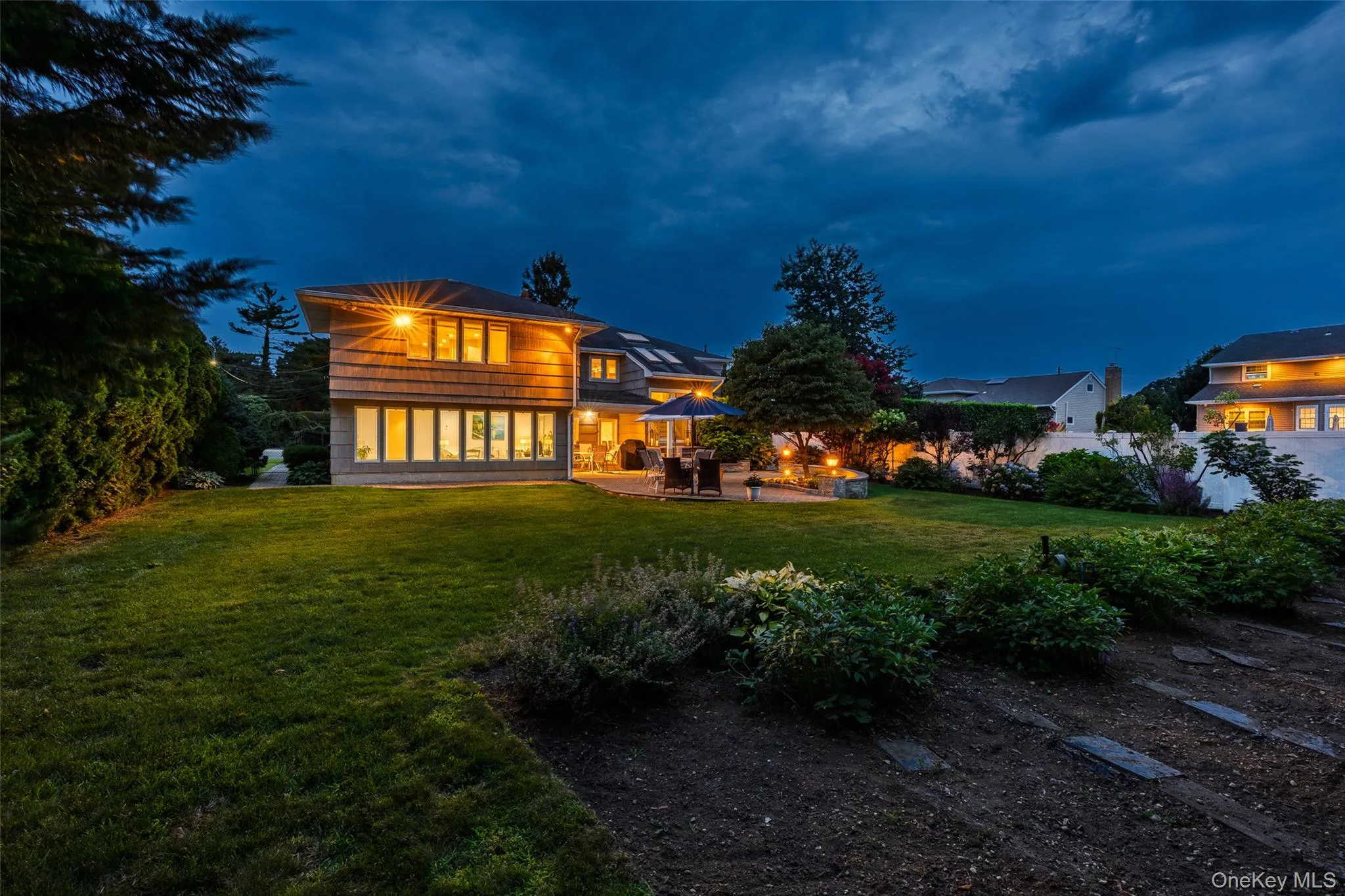 31 Lake Court, Oyster Bay, NY, 5 Bedrooms Bedrooms, 11 Rooms Rooms,2 BathroomsBathrooms,Residential,For Rent,Lake,0,1034474 31 Lake Court, Oyster Bay, NY, 5 Bedrooms Bedrooms, 11 Rooms Rooms,2 BathroomsBathrooms,Residential,For Rent,Lake,0,1034474