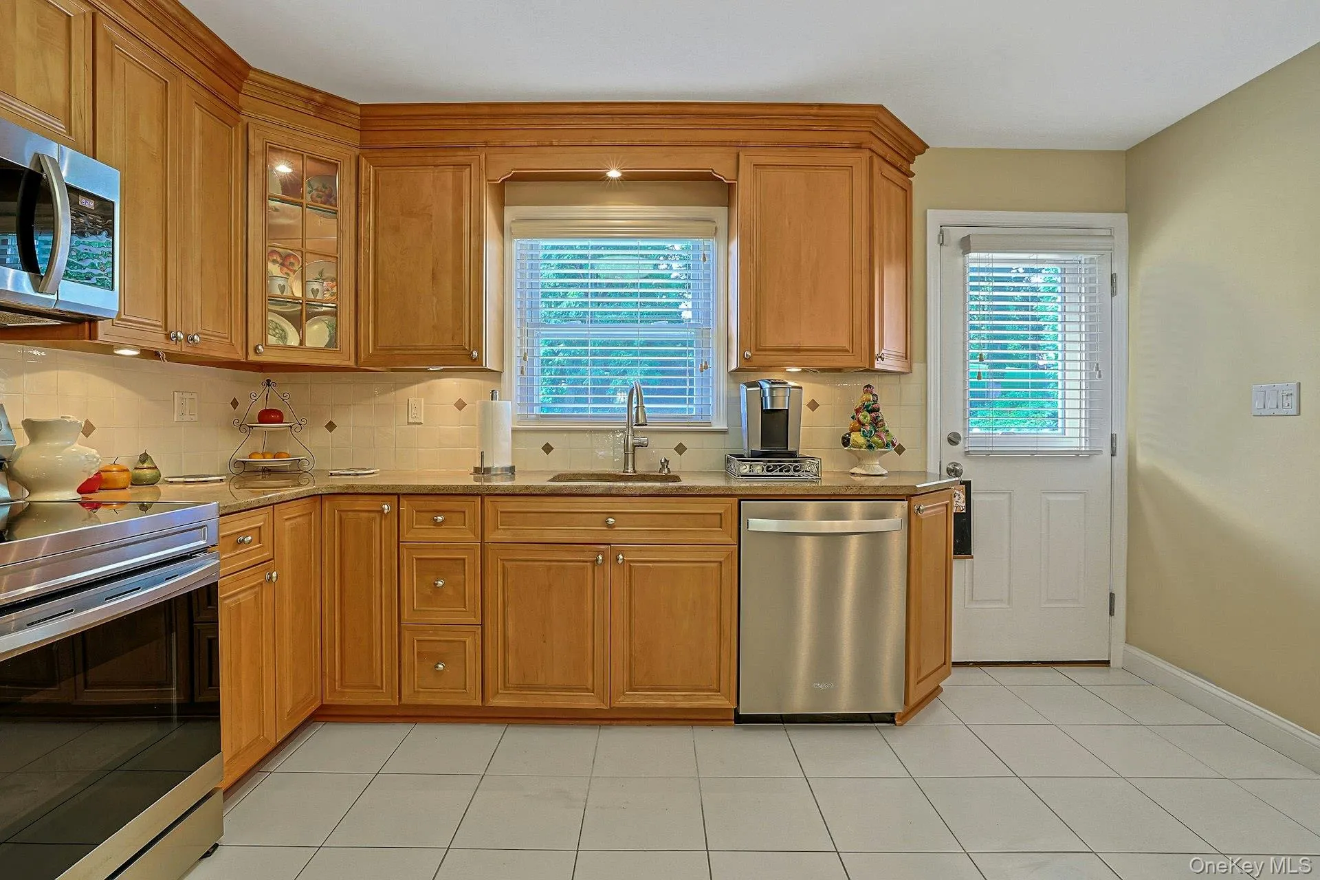 12 Pine Drive, Stony Point, NY, 4 Bedrooms Bedrooms, 8 Rooms Rooms,2 BathroomsBathrooms,Residential,For Rent,Pine,0,1034481 12 Pine Drive, Stony Point, NY, 4 Bedrooms Bedrooms, 8 Rooms Rooms,2 BathroomsBathrooms,Residential,For Rent,Pine,0,1034481