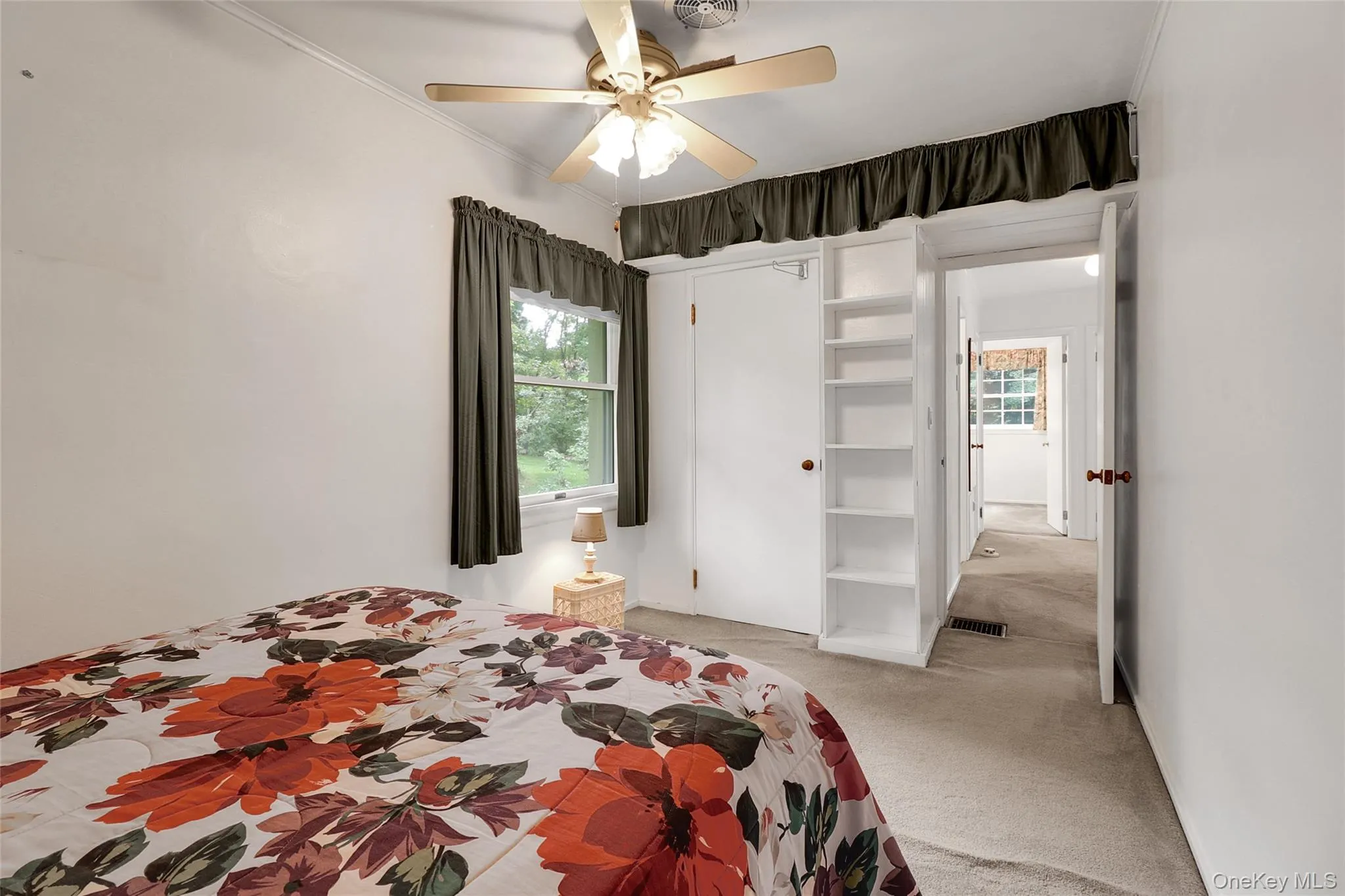 Bedroom 2 with built in closet and shelving Bedroom 2 with built in closet and shelving