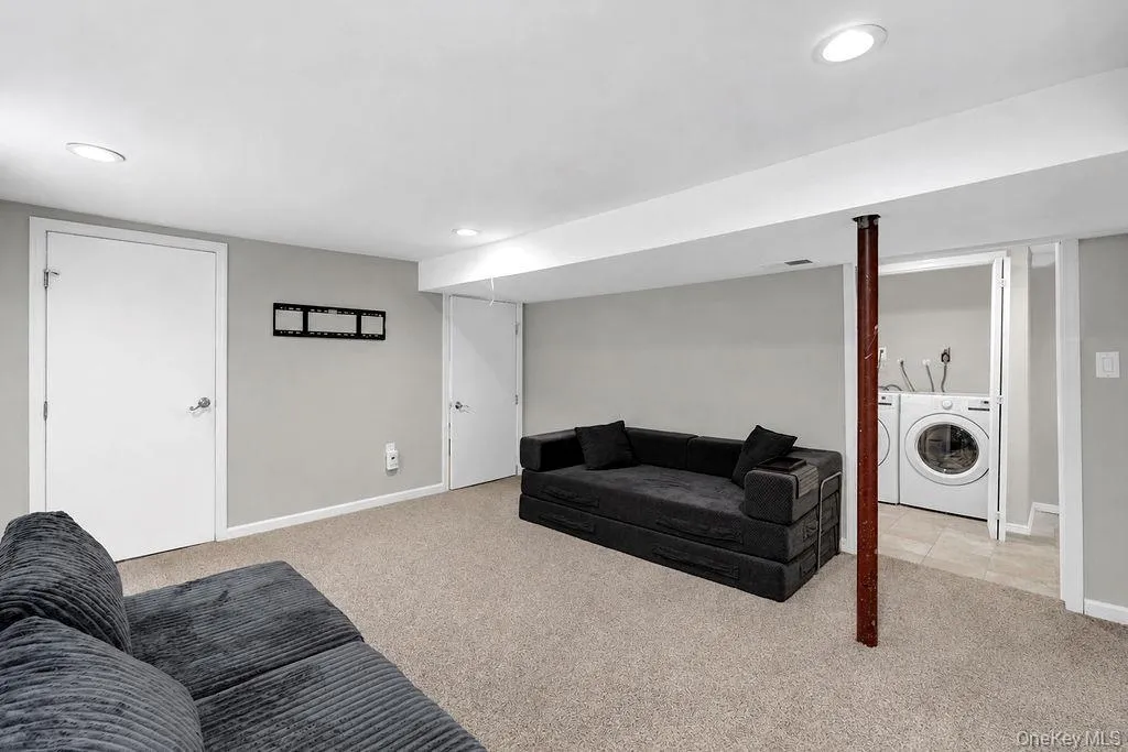 155 Little Fresh Pond Road, Southampton, NY, 3 Bedrooms Bedrooms, 6 Rooms Rooms,3 BathroomsBathrooms,Residential Lease,For Rent,Little Fresh Pond,0,1034484 155 Little Fresh Pond Road, Southampton, NY, 3 Bedrooms Bedrooms, 6 Rooms Rooms,3 BathroomsBathrooms,Residential Lease,For Rent,Little Fresh Pond,0,1034484