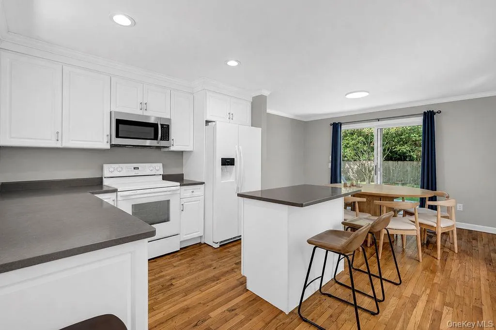 155 Little Fresh Pond Road, Southampton, NY, 3 Bedrooms Bedrooms, 6 Rooms Rooms,3 BathroomsBathrooms,Residential Lease,For Rent,Little Fresh Pond,0,1034484 155 Little Fresh Pond Road, Southampton, NY, 3 Bedrooms Bedrooms, 6 Rooms Rooms,3 BathroomsBathrooms,Residential Lease,For Rent,Little Fresh Pond,0,1034484