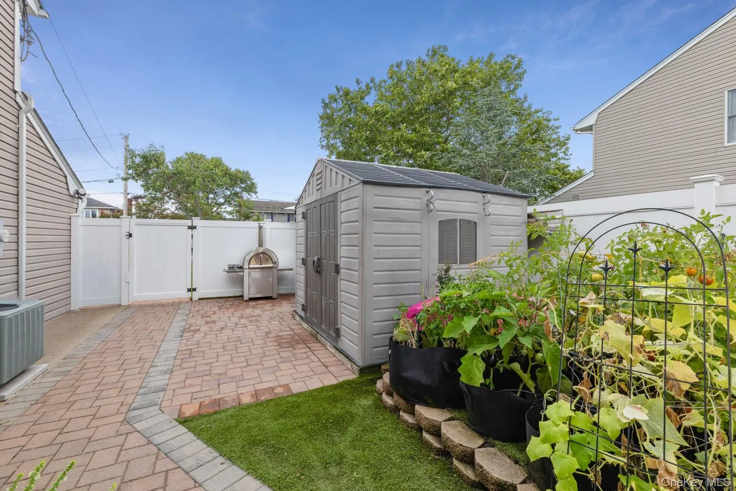 19 Clearwater Lane, Islip, NY, 4 Bedrooms Bedrooms, 10 Rooms Rooms,2 BathroomsBathrooms,Residential,For Rent,Clearwater,0,1034491 19 Clearwater Lane, Islip, NY, 4 Bedrooms Bedrooms, 10 Rooms Rooms,2 BathroomsBathrooms,Residential,For Rent,Clearwater,0,1034491