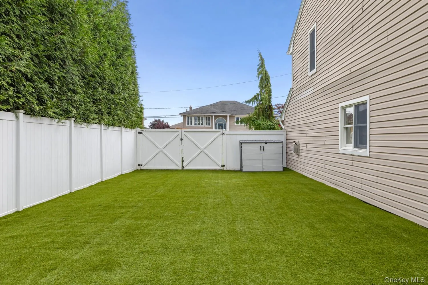 19 Clearwater Lane, Islip, NY, 4 Bedrooms Bedrooms, 10 Rooms Rooms,2 BathroomsBathrooms,Residential,For Rent,Clearwater,0,1034491 19 Clearwater Lane, Islip, NY, 4 Bedrooms Bedrooms, 10 Rooms Rooms,2 BathroomsBathrooms,Residential,For Rent,Clearwater,0,1034491