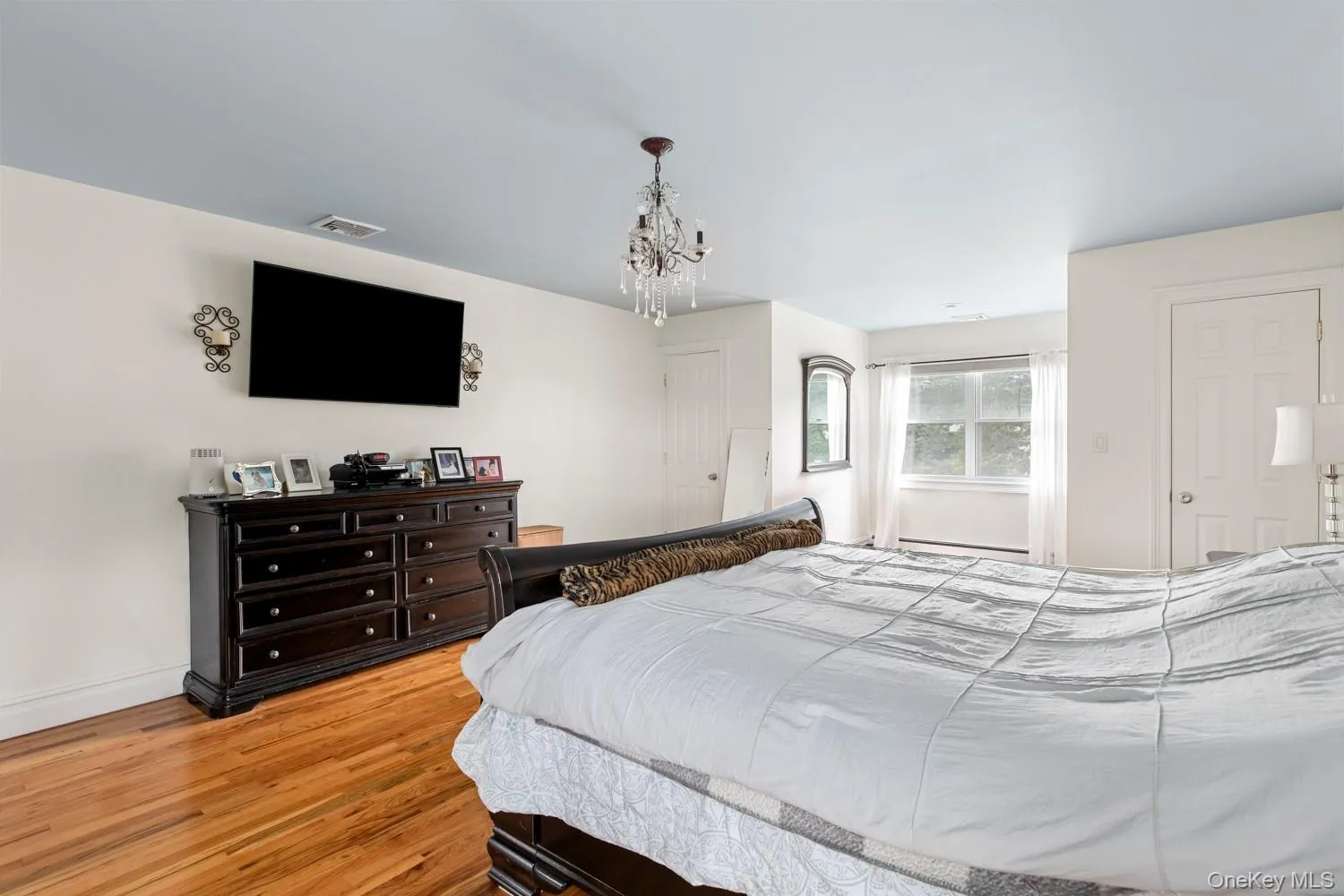 19 Clearwater Lane, Islip, NY, 4 Bedrooms Bedrooms, 10 Rooms Rooms,2 BathroomsBathrooms,Residential,For Rent,Clearwater,0,1034491 19 Clearwater Lane, Islip, NY, 4 Bedrooms Bedrooms, 10 Rooms Rooms,2 BathroomsBathrooms,Residential,For Rent,Clearwater,0,1034491