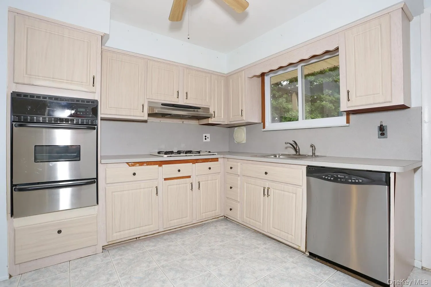 5 Fairfield Terrace, Clarkstown, NY, 4 Bedrooms Bedrooms, 8 Rooms Rooms,2 BathroomsBathrooms,Residential,For Rent,Fairfield,0,1034492 5 Fairfield Terrace, Clarkstown, NY, 4 Bedrooms Bedrooms, 8 Rooms Rooms,2 BathroomsBathrooms,Residential,For Rent,Fairfield,0,1034492