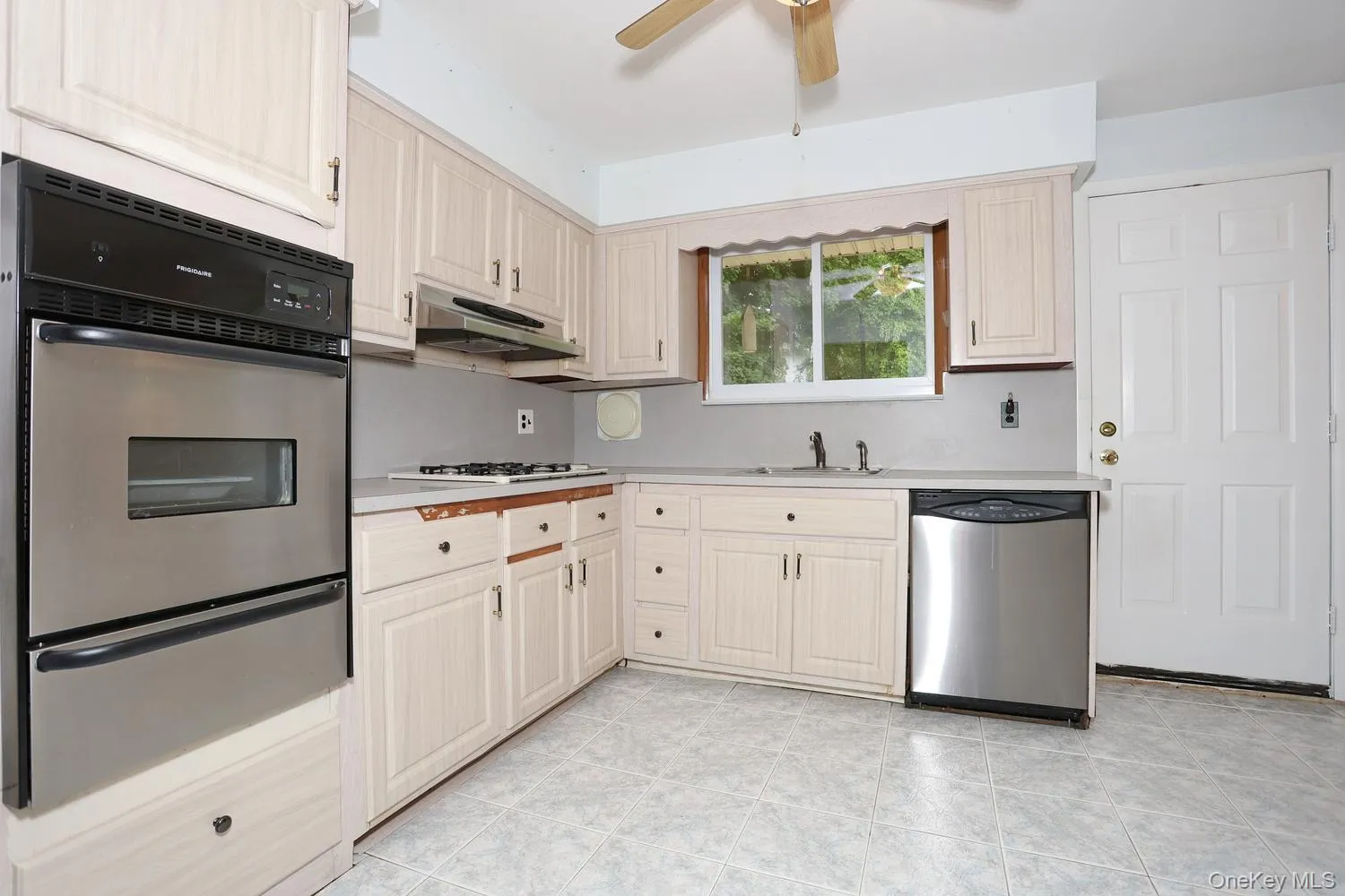5 Fairfield Terrace, Clarkstown, NY, 4 Bedrooms Bedrooms, 8 Rooms Rooms,2 BathroomsBathrooms,Residential,For Rent,Fairfield,0,1034492 5 Fairfield Terrace, Clarkstown, NY, 4 Bedrooms Bedrooms, 8 Rooms Rooms,2 BathroomsBathrooms,Residential,For Rent,Fairfield,0,1034492