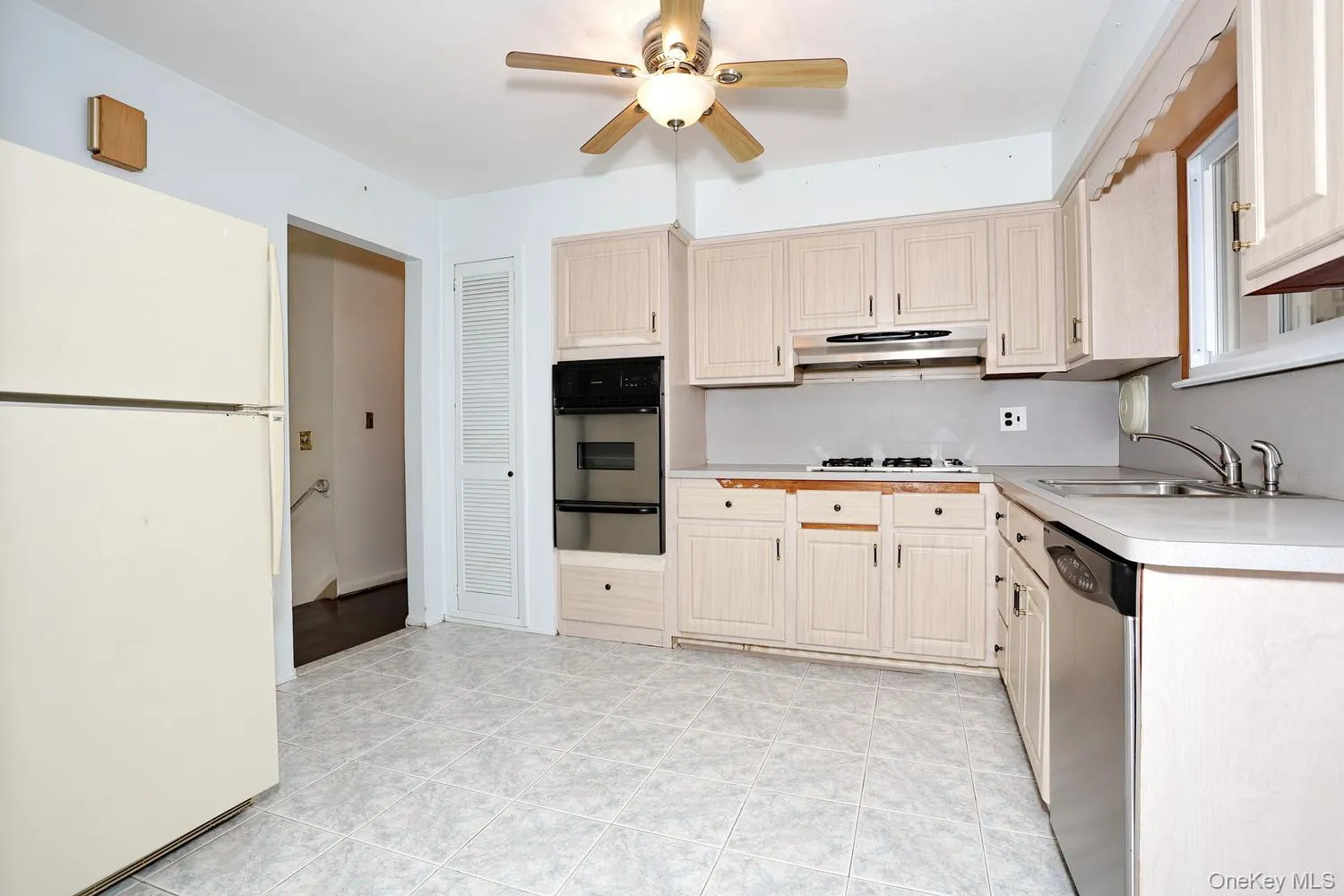 5 Fairfield Terrace, Clarkstown, NY, 4 Bedrooms Bedrooms, 8 Rooms Rooms,2 BathroomsBathrooms,Residential,For Rent,Fairfield,0,1034492 5 Fairfield Terrace, Clarkstown, NY, 4 Bedrooms Bedrooms, 8 Rooms Rooms,2 BathroomsBathrooms,Residential,For Rent,Fairfield,0,1034492