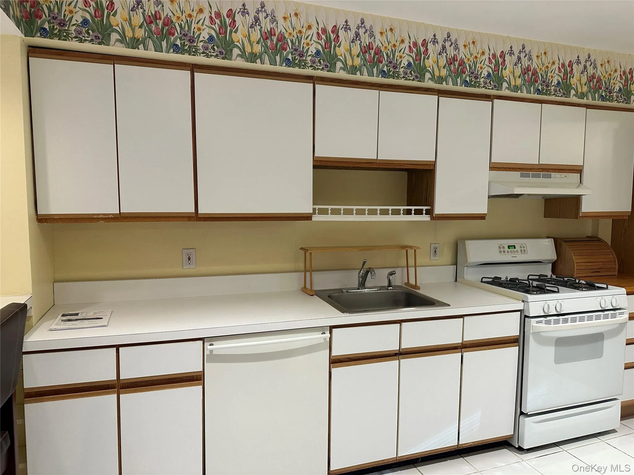 63 Franklin Avenue, Glen Cove, NY, 3 Bedrooms Bedrooms, 7 Rooms Rooms,1 BathroomBathrooms,Residential Lease,For Rent,Franklin,0,1034501 63 Franklin Avenue, Glen Cove, NY, 3 Bedrooms Bedrooms, 7 Rooms Rooms,1 BathroomBathrooms,Residential Lease,For Rent,Franklin,0,1034501