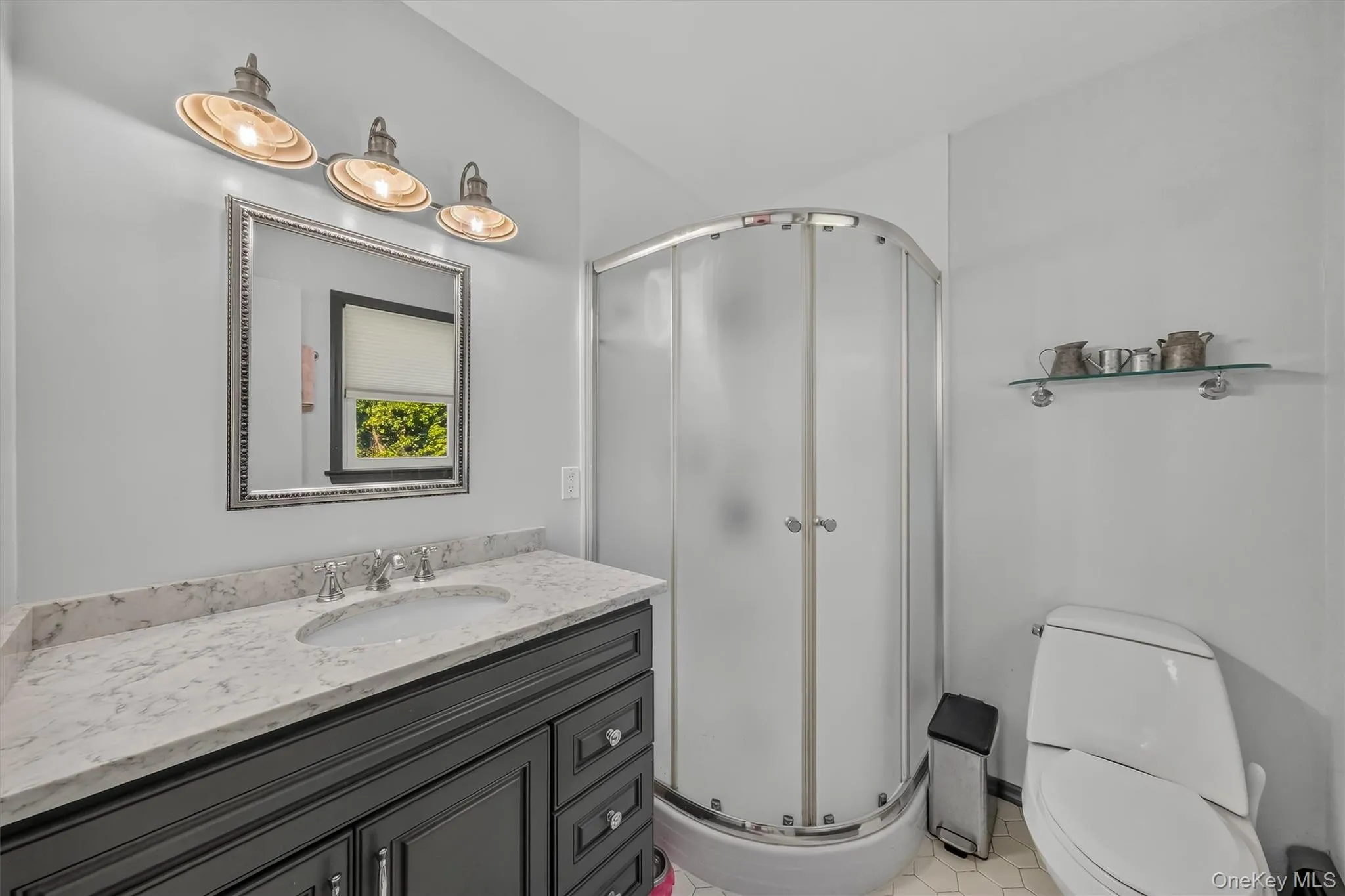 Primary en-suite Primary en-suite