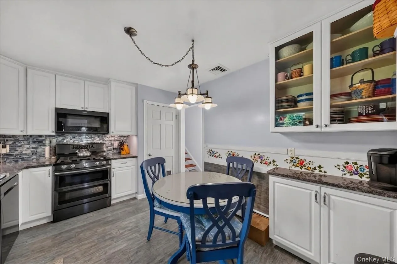 17 Jackson Drive, Poughkeepsie (town), NY, 3 Bedrooms Bedrooms, 7 Rooms Rooms,3 BathroomsBathrooms,Residential,For Rent,Jackson,0,1034503 17 Jackson Drive, Poughkeepsie (town), NY, 3 Bedrooms Bedrooms, 7 Rooms Rooms,3 BathroomsBathrooms,Residential,For Rent,Jackson,0,1034503