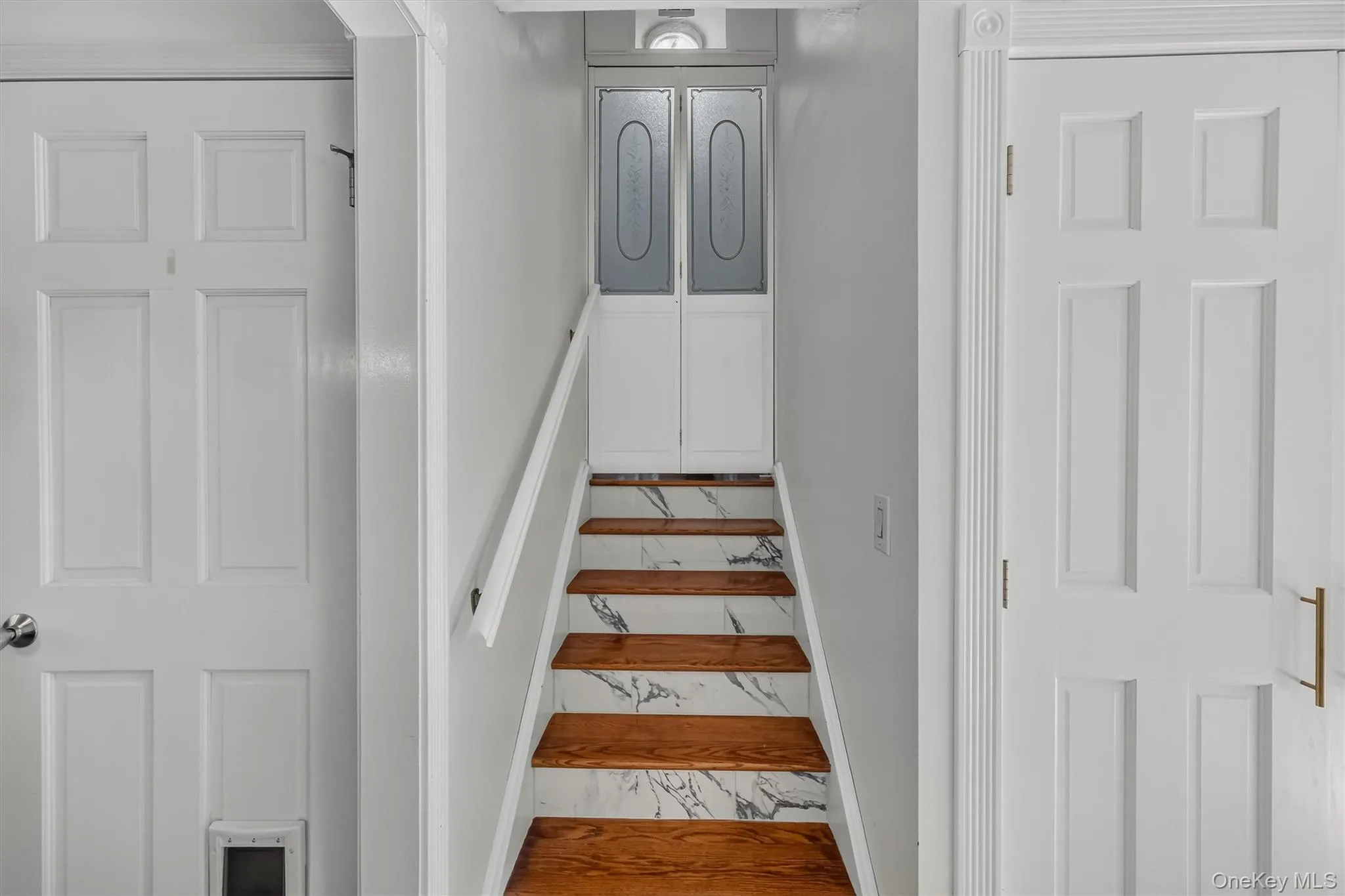 Stairs leading up to the main bathroom and bedrooms Stairs leading up to the main bathroom and bedrooms