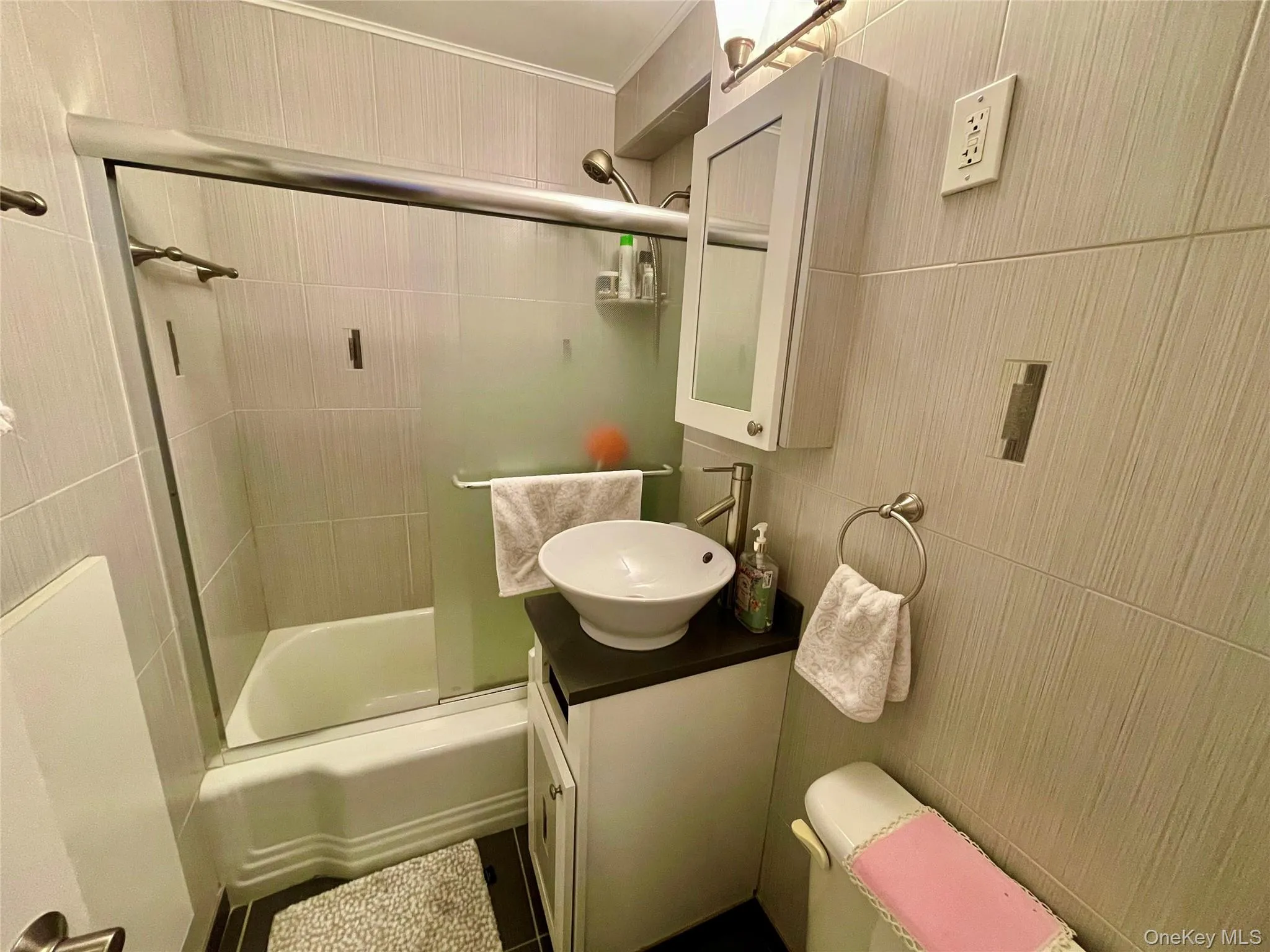 35-31 85 Street, New York, NY, 1 Bedroom Bedrooms, 3 Rooms Rooms,1 BathroomBathrooms,Residential,For Rent,85 Street,0,1034506 35-31 85 Street, New York, NY, 1 Bedroom Bedrooms, 3 Rooms Rooms,1 BathroomBathrooms,Residential,For Rent,85 Street,0,1034506
