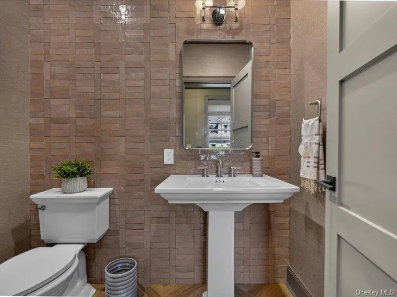 122 Regent Street, Saratoga Springs, NY, 3 Bedrooms Bedrooms, 7 Rooms Rooms,2 BathroomsBathrooms,Residential,For Rent,Regent,0,1034508 122 Regent Street, Saratoga Springs, NY, 3 Bedrooms Bedrooms, 7 Rooms Rooms,2 BathroomsBathrooms,Residential,For Rent,Regent,0,1034508