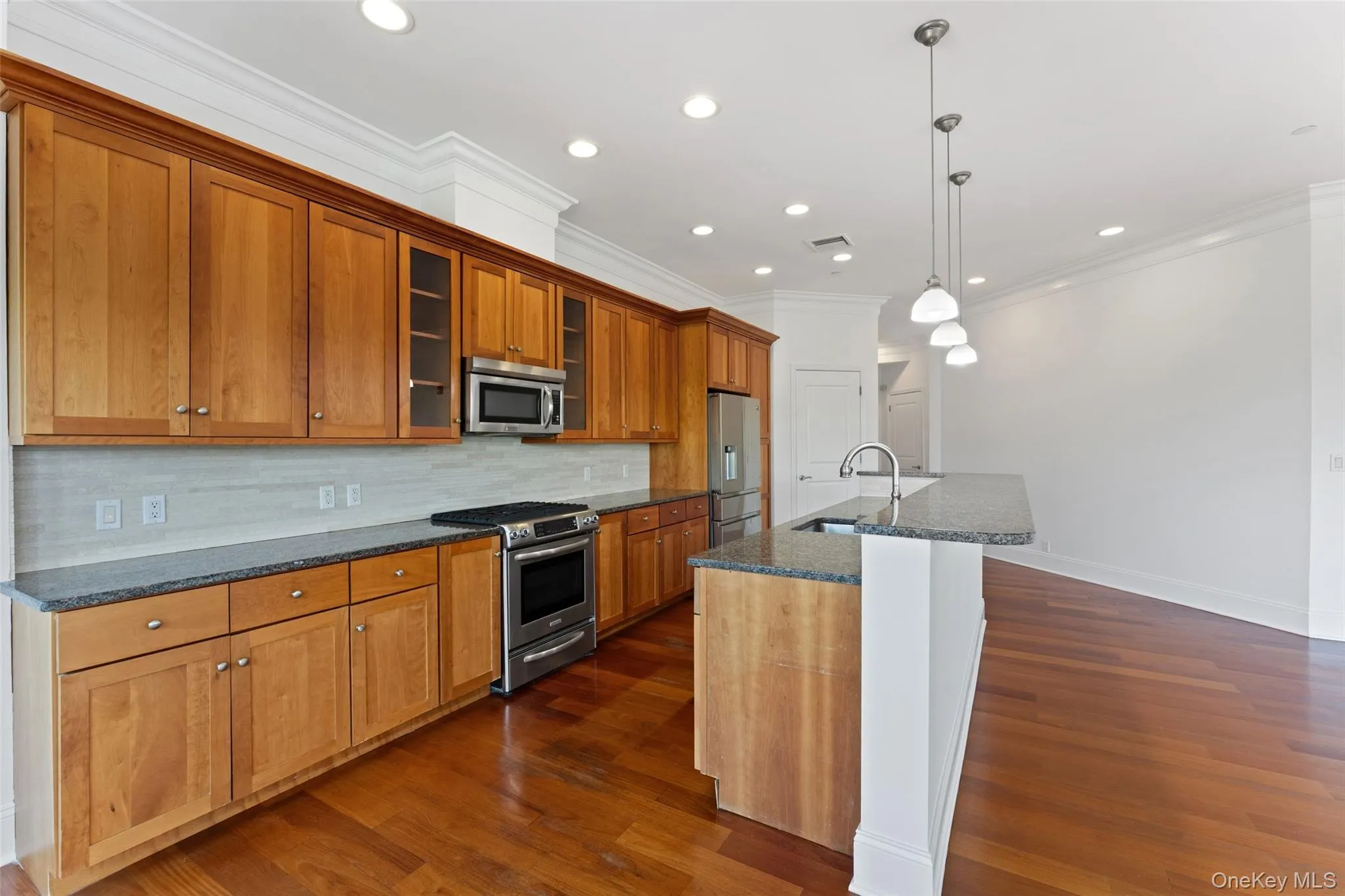 127 Main Street, Greenburgh, NY, 3 Bedrooms Bedrooms, 6 Rooms Rooms,2 BathroomsBathrooms,Residential,For Rent,Main,0,1034509 127 Main Street, Greenburgh, NY, 3 Bedrooms Bedrooms, 6 Rooms Rooms,2 BathroomsBathrooms,Residential,For Rent,Main,0,1034509