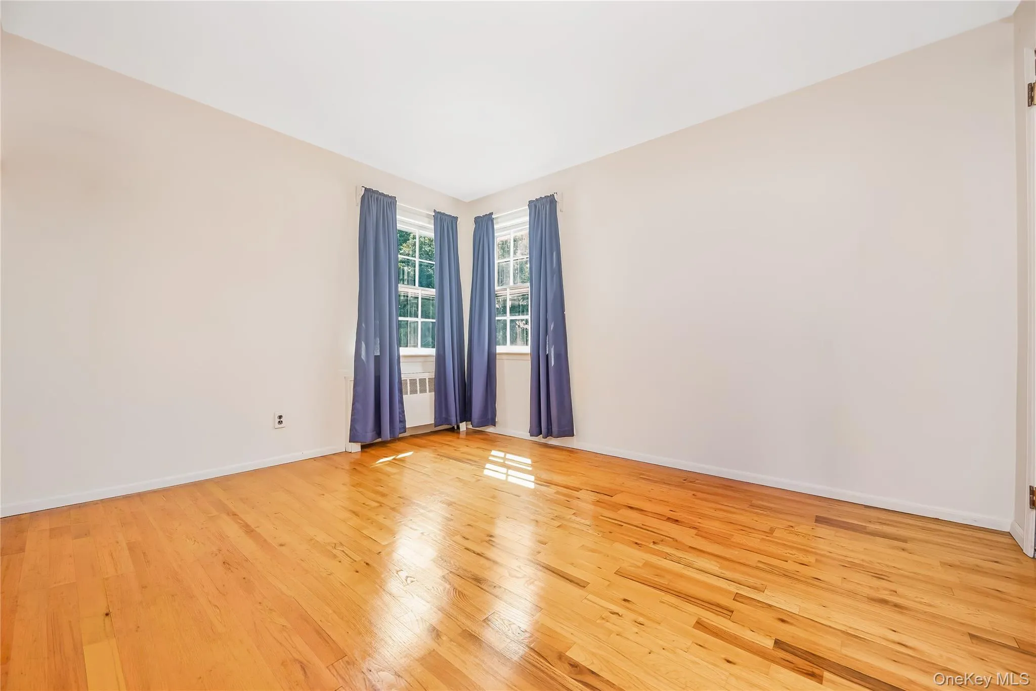 4 Crinkle Court, Huntington, NY, 5 Bedrooms Bedrooms, 9 Rooms Rooms,2 BathroomsBathrooms,Residential,For Rent,Crinkle,0,1034513 4 Crinkle Court, Huntington, NY, 5 Bedrooms Bedrooms, 9 Rooms Rooms,2 BathroomsBathrooms,Residential,For Rent,Crinkle,0,1034513