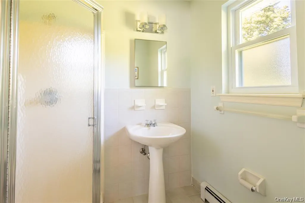124 Donna Drive, Riverhead, NY, 3 Bedrooms Bedrooms, 8 Rooms Rooms,2 BathroomsBathrooms,Residential,For Rent,Donna,0,1034520 124 Donna Drive, Riverhead, NY, 3 Bedrooms Bedrooms, 8 Rooms Rooms,2 BathroomsBathrooms,Residential,For Rent,Donna,0,1034520