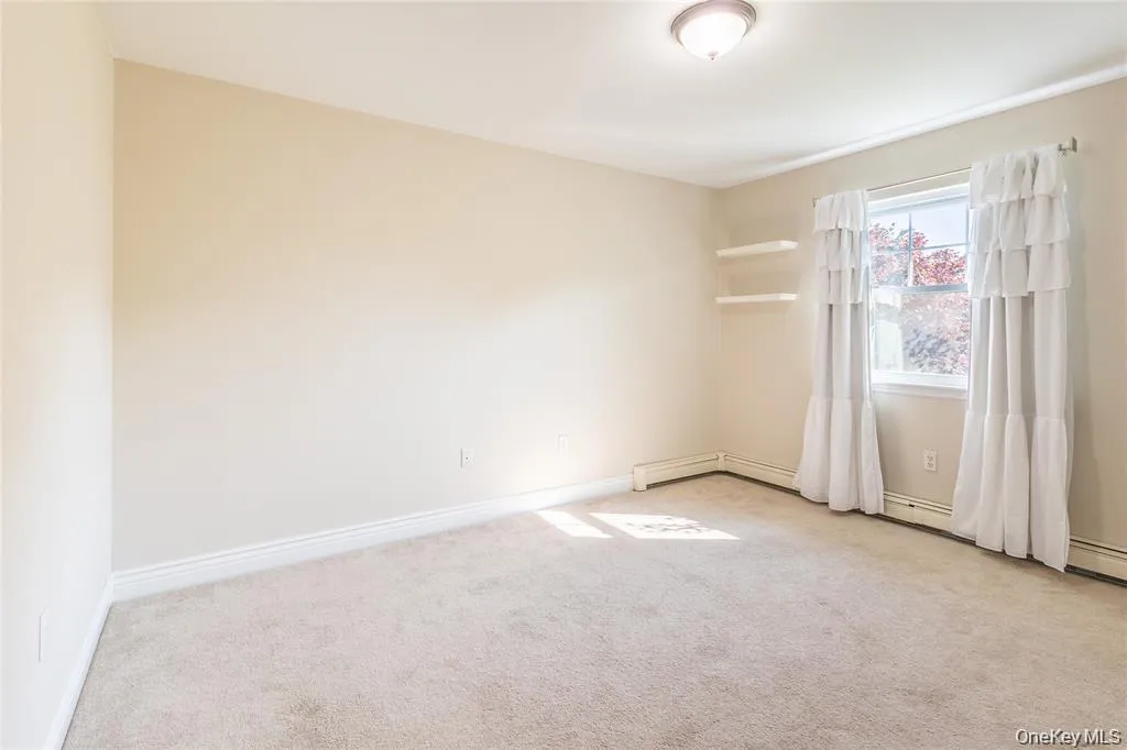 124 Donna Drive, Riverhead, NY, 3 Bedrooms Bedrooms, 8 Rooms Rooms,2 BathroomsBathrooms,Residential,For Rent,Donna,0,1034520 124 Donna Drive, Riverhead, NY, 3 Bedrooms Bedrooms, 8 Rooms Rooms,2 BathroomsBathrooms,Residential,For Rent,Donna,0,1034520