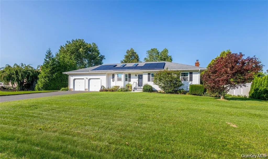124 Donna Drive, Riverhead, NY, 3 Bedrooms Bedrooms, 8 Rooms Rooms,2 BathroomsBathrooms,Residential,For Rent,Donna,0,1034520 124 Donna Drive, Riverhead, NY, 3 Bedrooms Bedrooms, 8 Rooms Rooms,2 BathroomsBathrooms,Residential,For Rent,Donna,0,1034520