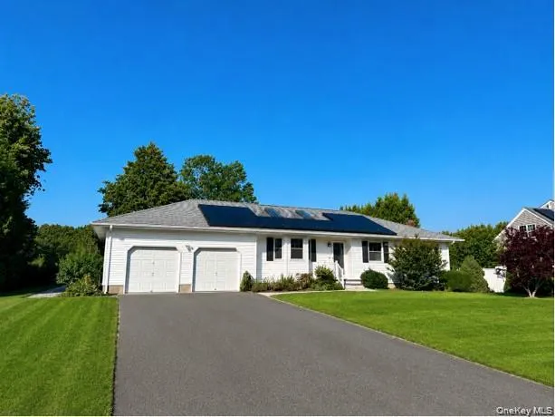 124 Donna Drive, Riverhead, NY, 3 Bedrooms Bedrooms, 8 Rooms Rooms,2 BathroomsBathrooms,Residential,For Rent,Donna,0,1034520 124 Donna Drive, Riverhead, NY, 3 Bedrooms Bedrooms, 8 Rooms Rooms,2 BathroomsBathrooms,Residential,For Rent,Donna,0,1034520