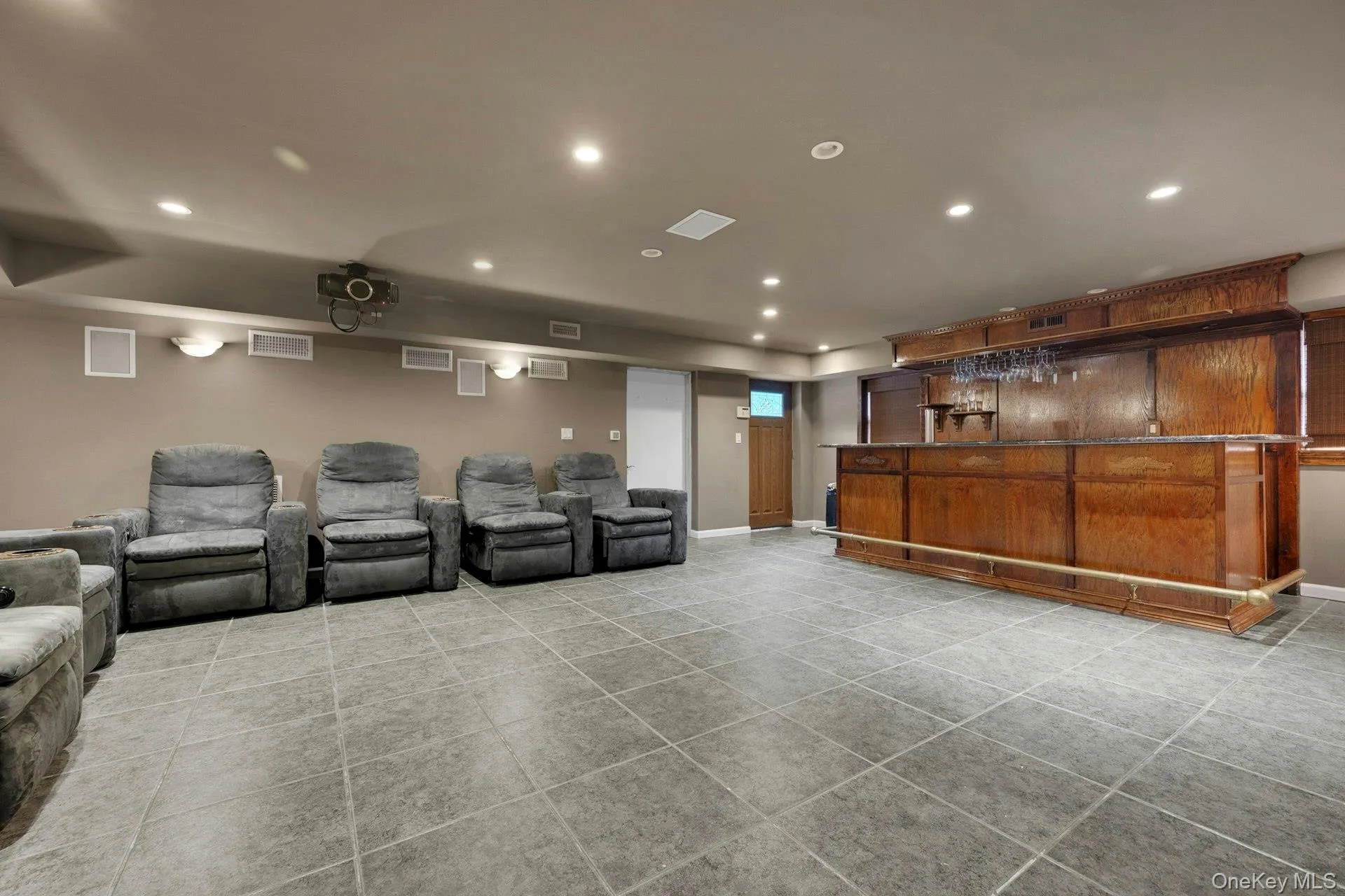 47 Highland Avenue, Eastchester, NY, 4 Bedrooms Bedrooms, 7 Rooms Rooms,4 BathroomsBathrooms,Residential Lease,For Rent,Highland,0,1034525 47 Highland Avenue, Eastchester, NY, 4 Bedrooms Bedrooms, 7 Rooms Rooms,4 BathroomsBathrooms,Residential Lease,For Rent,Highland,0,1034525