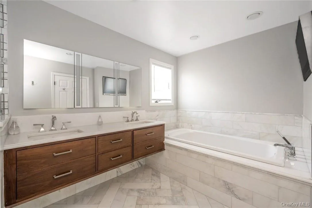 47 Highland Avenue, Eastchester, NY, 4 Bedrooms Bedrooms, 7 Rooms Rooms,4 BathroomsBathrooms,Residential Lease,For Rent,Highland,0,1034525 47 Highland Avenue, Eastchester, NY, 4 Bedrooms Bedrooms, 7 Rooms Rooms,4 BathroomsBathrooms,Residential Lease,For Rent,Highland,0,1034525
