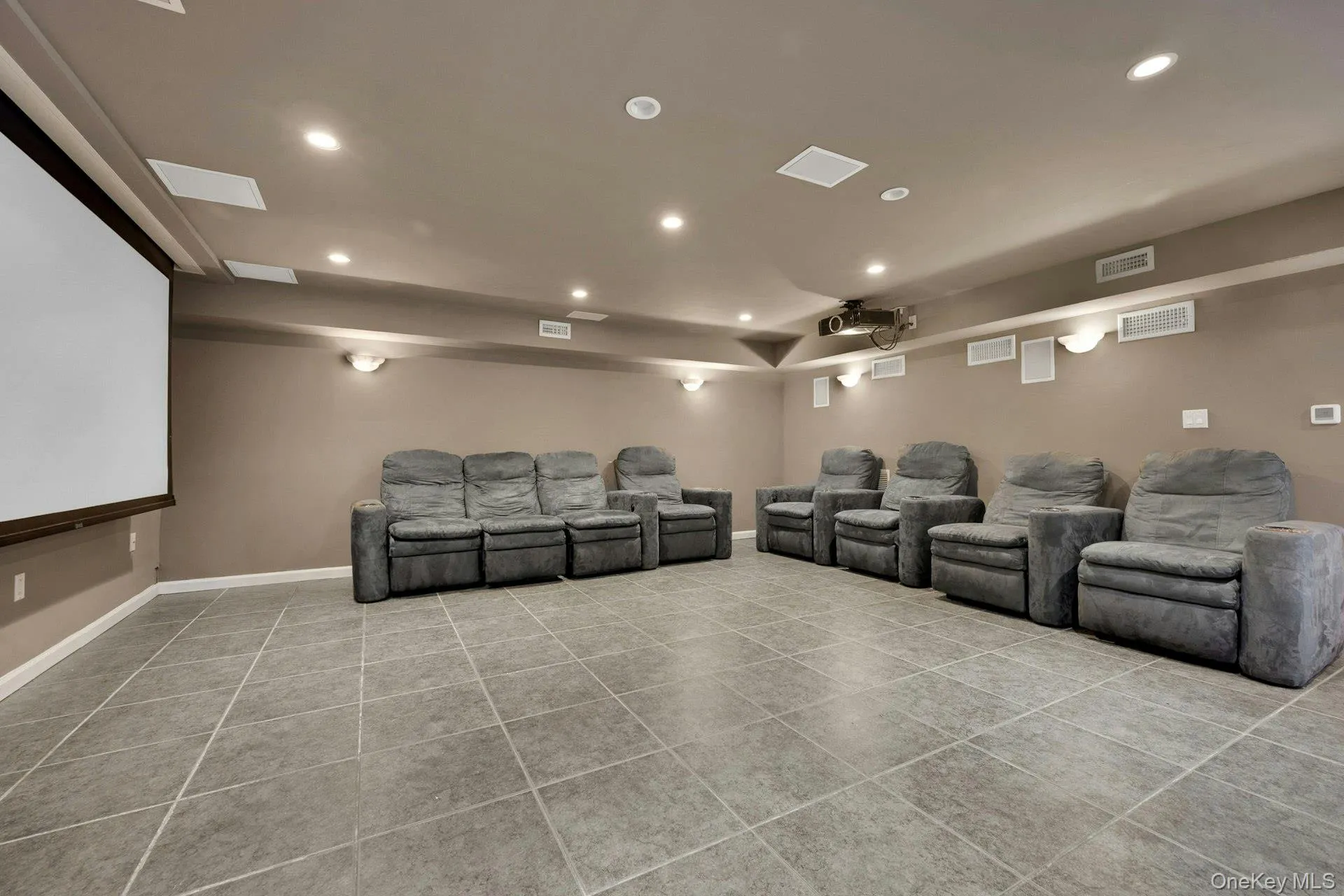 47 Highland Avenue, Eastchester, NY, 4 Bedrooms Bedrooms, 7 Rooms Rooms,4 BathroomsBathrooms,Residential Lease,For Rent,Highland,0,1034525 47 Highland Avenue, Eastchester, NY, 4 Bedrooms Bedrooms, 7 Rooms Rooms,4 BathroomsBathrooms,Residential Lease,For Rent,Highland,0,1034525