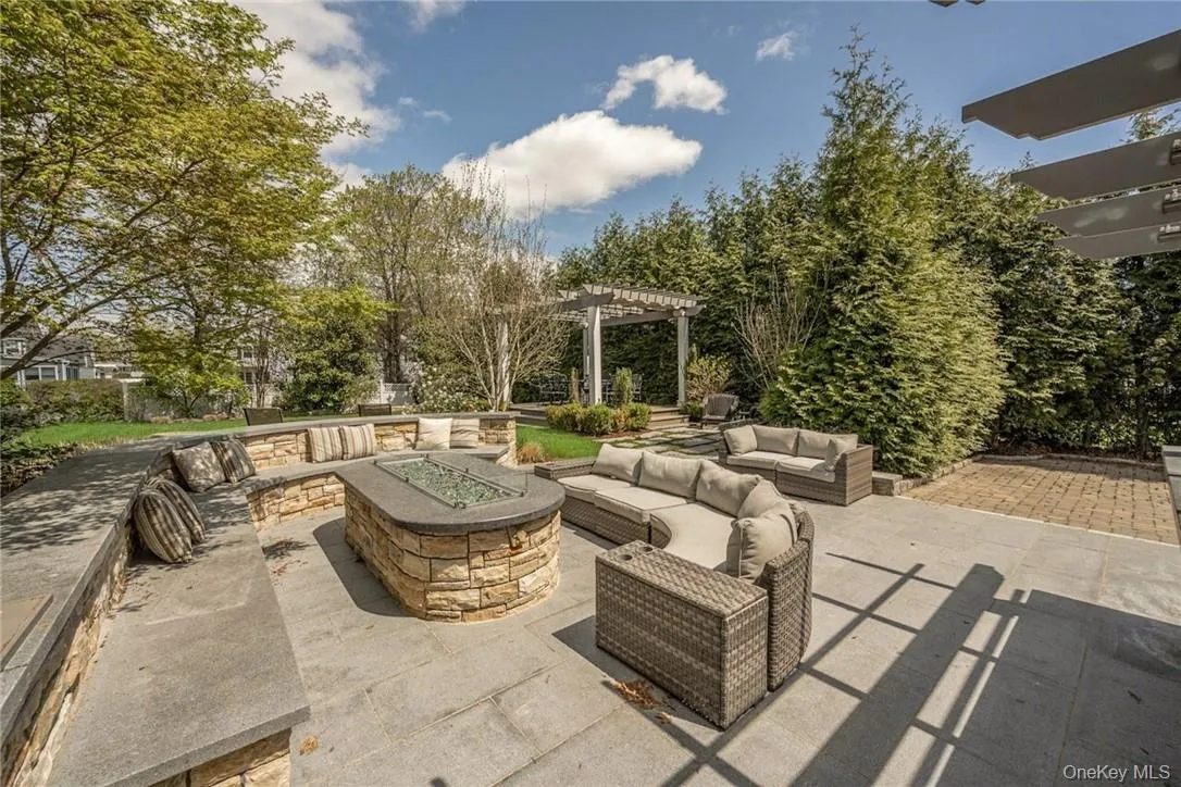 47 Highland Avenue, Eastchester, NY, 4 Bedrooms Bedrooms, 7 Rooms Rooms,4 BathroomsBathrooms,Residential Lease,For Rent,Highland,0,1034525 47 Highland Avenue, Eastchester, NY, 4 Bedrooms Bedrooms, 7 Rooms Rooms,4 BathroomsBathrooms,Residential Lease,For Rent,Highland,0,1034525