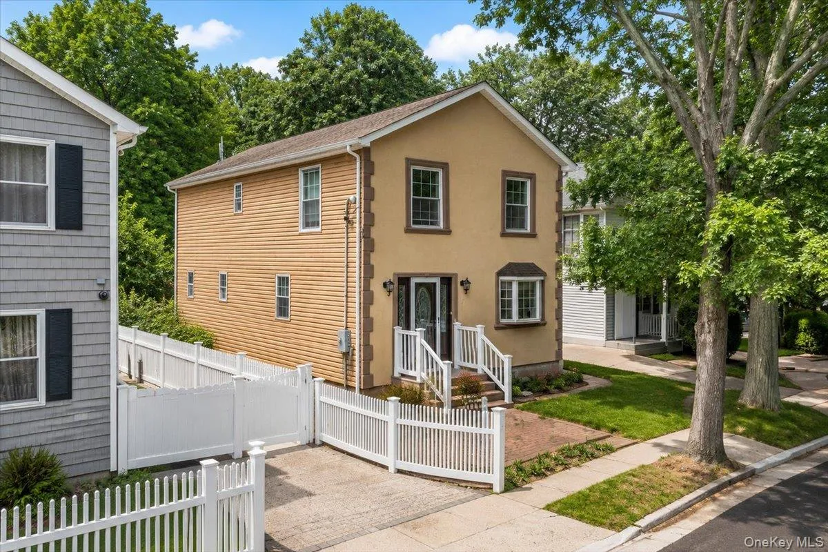 571 Park Avenue, Hempstead, NY, 5 Bedrooms Bedrooms, 7 Rooms Rooms,2 BathroomsBathrooms,Residential,For Rent,Park,0,1034531 571 Park Avenue, Hempstead, NY, 5 Bedrooms Bedrooms, 7 Rooms Rooms,2 BathroomsBathrooms,Residential,For Rent,Park,0,1034531
