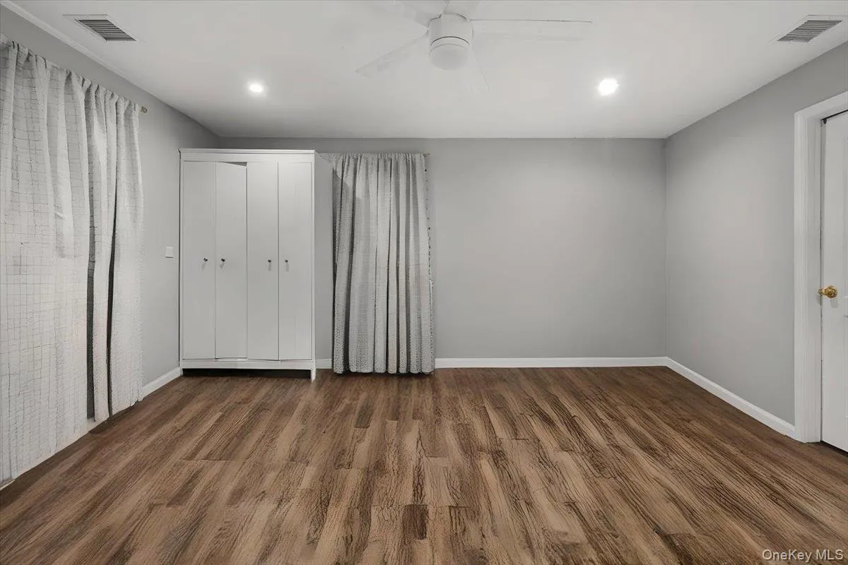 571 Park Avenue, Hempstead, NY, 5 Bedrooms Bedrooms, 7 Rooms Rooms,2 BathroomsBathrooms,Residential,For Rent,Park,0,1034531 571 Park Avenue, Hempstead, NY, 5 Bedrooms Bedrooms, 7 Rooms Rooms,2 BathroomsBathrooms,Residential,For Rent,Park,0,1034531