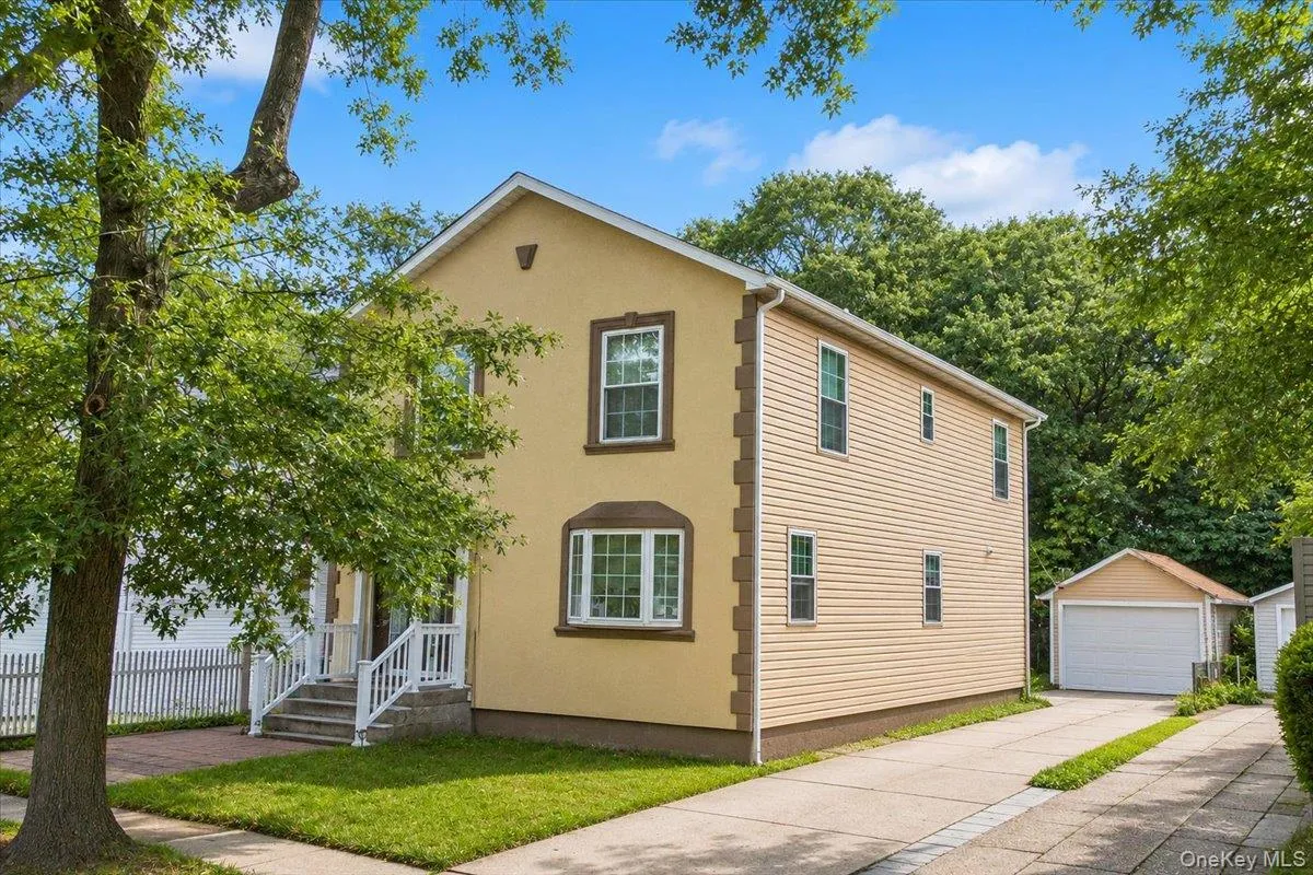 571 Park Avenue, Hempstead, NY, 5 Bedrooms Bedrooms, 7 Rooms Rooms,2 BathroomsBathrooms,Residential,For Rent,Park,0,1034531 571 Park Avenue, Hempstead, NY, 5 Bedrooms Bedrooms, 7 Rooms Rooms,2 BathroomsBathrooms,Residential,For Rent,Park,0,1034531