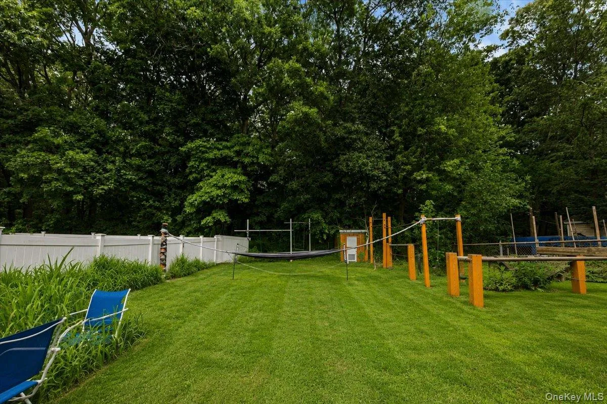571 Park Avenue, Hempstead, NY, 5 Bedrooms Bedrooms, 7 Rooms Rooms,2 BathroomsBathrooms,Residential,For Rent,Park,0,1034531 571 Park Avenue, Hempstead, NY, 5 Bedrooms Bedrooms, 7 Rooms Rooms,2 BathroomsBathrooms,Residential,For Rent,Park,0,1034531