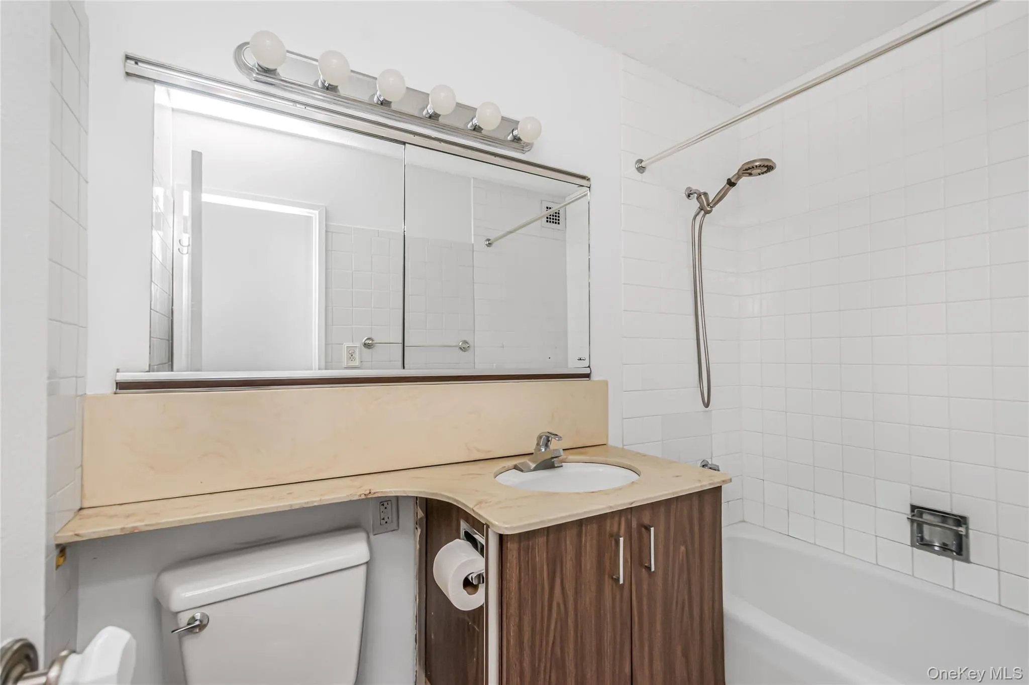 3333 Henry Hudson Parkway, New York, NY, 1 Bedroom Bedrooms, 3 Rooms Rooms,1 BathroomBathrooms,Residential Lease,For Rent,Henry Hudson,0,1034533 3333 Henry Hudson Parkway, New York, NY, 1 Bedroom Bedrooms, 3 Rooms Rooms,1 BathroomBathrooms,Residential Lease,For Rent,Henry Hudson,0,1034533