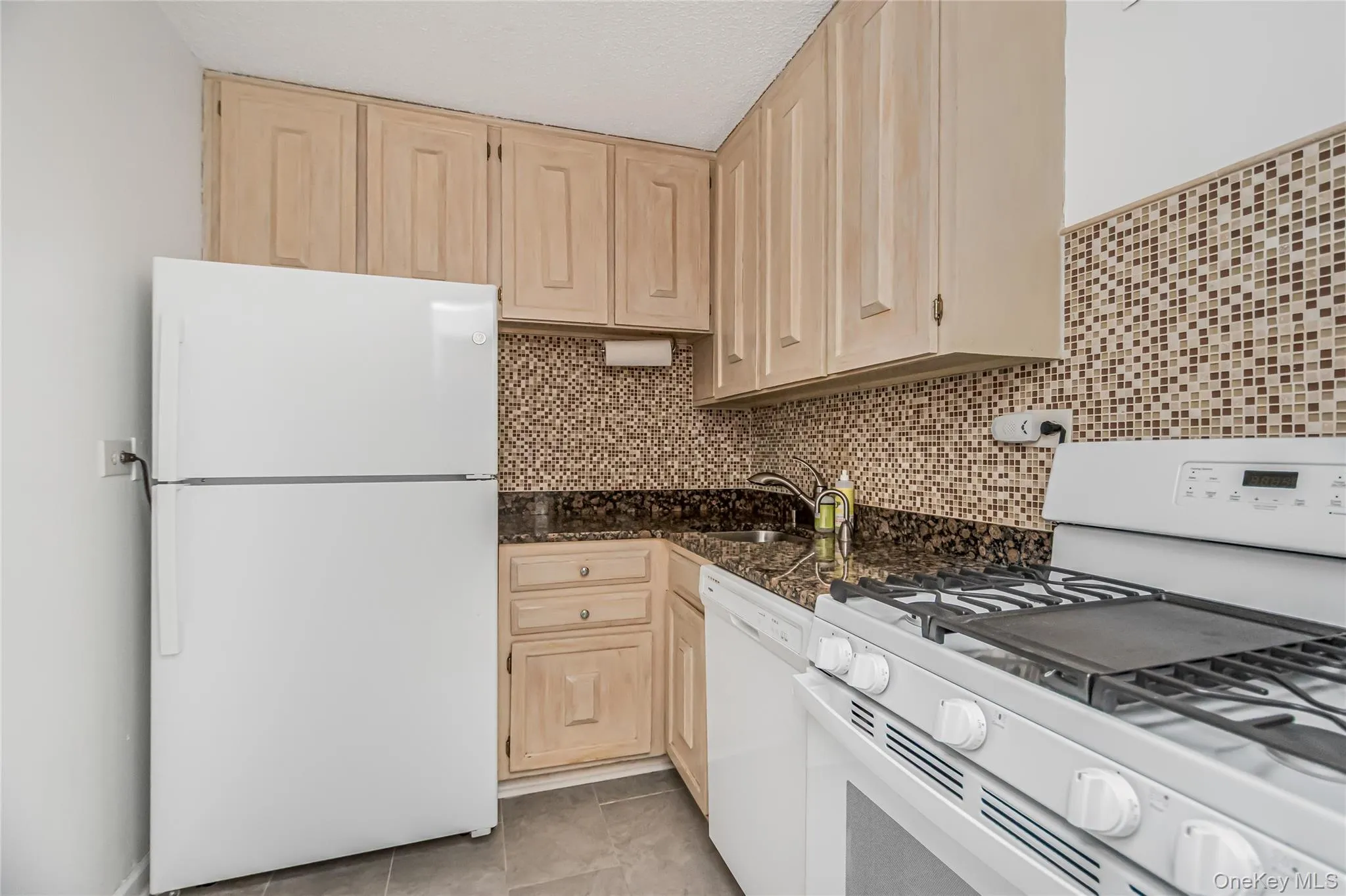 3333 Henry Hudson Parkway, New York, NY, 1 Bedroom Bedrooms, 3 Rooms Rooms,1 BathroomBathrooms,Residential Lease,For Rent,Henry Hudson,0,1034533 3333 Henry Hudson Parkway, New York, NY, 1 Bedroom Bedrooms, 3 Rooms Rooms,1 BathroomBathrooms,Residential Lease,For Rent,Henry Hudson,0,1034533