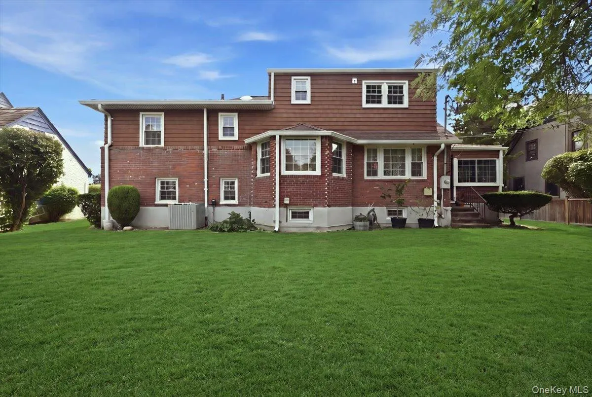 288 Brower Avenue, Hempstead, NY, 5 Bedrooms Bedrooms, 11 Rooms Rooms,3 BathroomsBathrooms,Residential,For Rent,Brower,0,1034544 288 Brower Avenue, Hempstead, NY, 5 Bedrooms Bedrooms, 11 Rooms Rooms,3 BathroomsBathrooms,Residential,For Rent,Brower,0,1034544