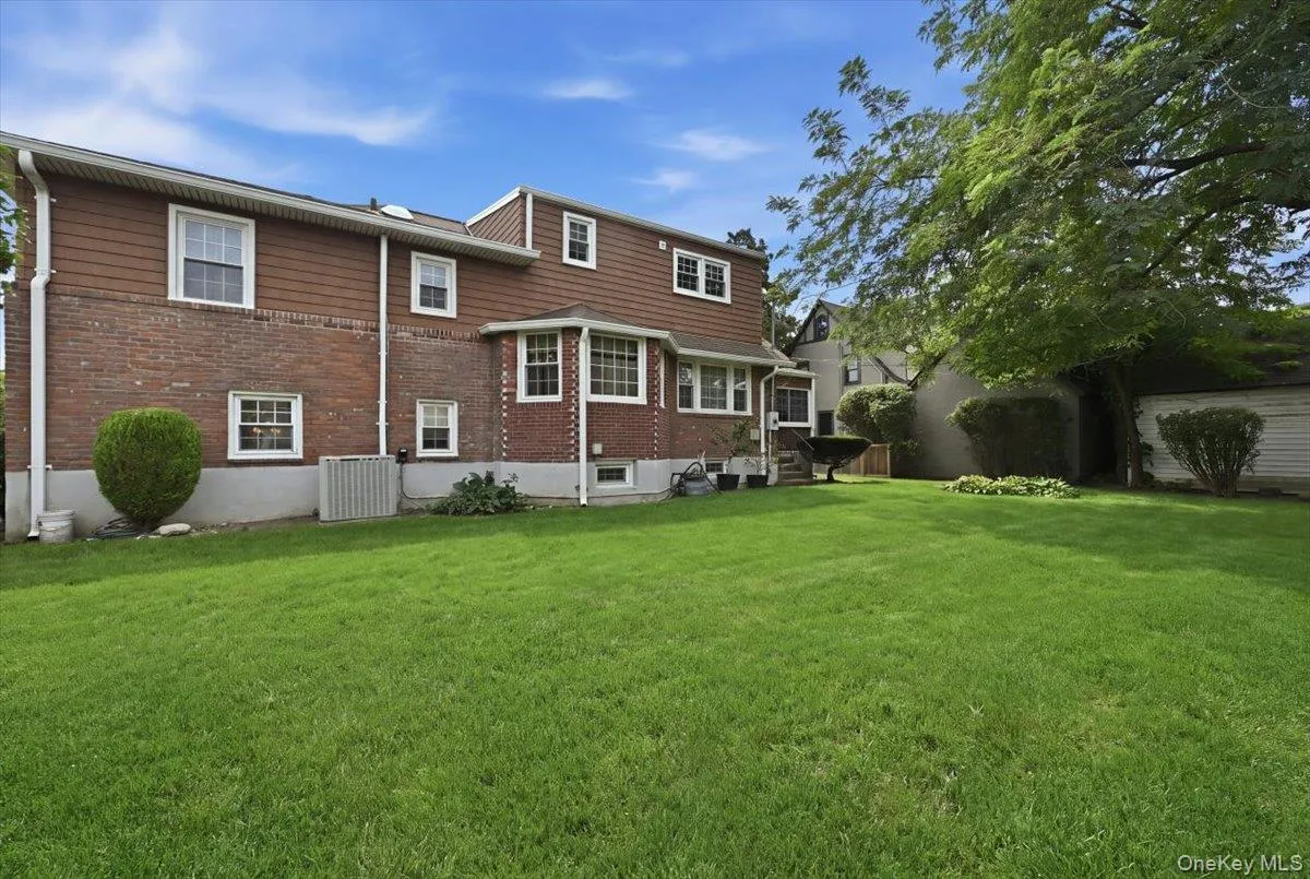 288 Brower Avenue, Hempstead, NY, 5 Bedrooms Bedrooms, 11 Rooms Rooms,3 BathroomsBathrooms,Residential,For Rent,Brower,0,1034544 288 Brower Avenue, Hempstead, NY, 5 Bedrooms Bedrooms, 11 Rooms Rooms,3 BathroomsBathrooms,Residential,For Rent,Brower,0,1034544