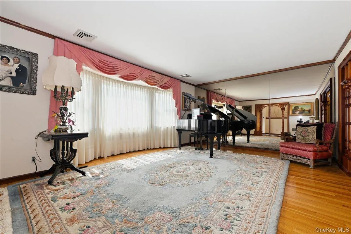 288 Brower Avenue, Hempstead, NY, 5 Bedrooms Bedrooms, 11 Rooms Rooms,3 BathroomsBathrooms,Residential,For Rent,Brower,0,1034544 288 Brower Avenue, Hempstead, NY, 5 Bedrooms Bedrooms, 11 Rooms Rooms,3 BathroomsBathrooms,Residential,For Rent,Brower,0,1034544