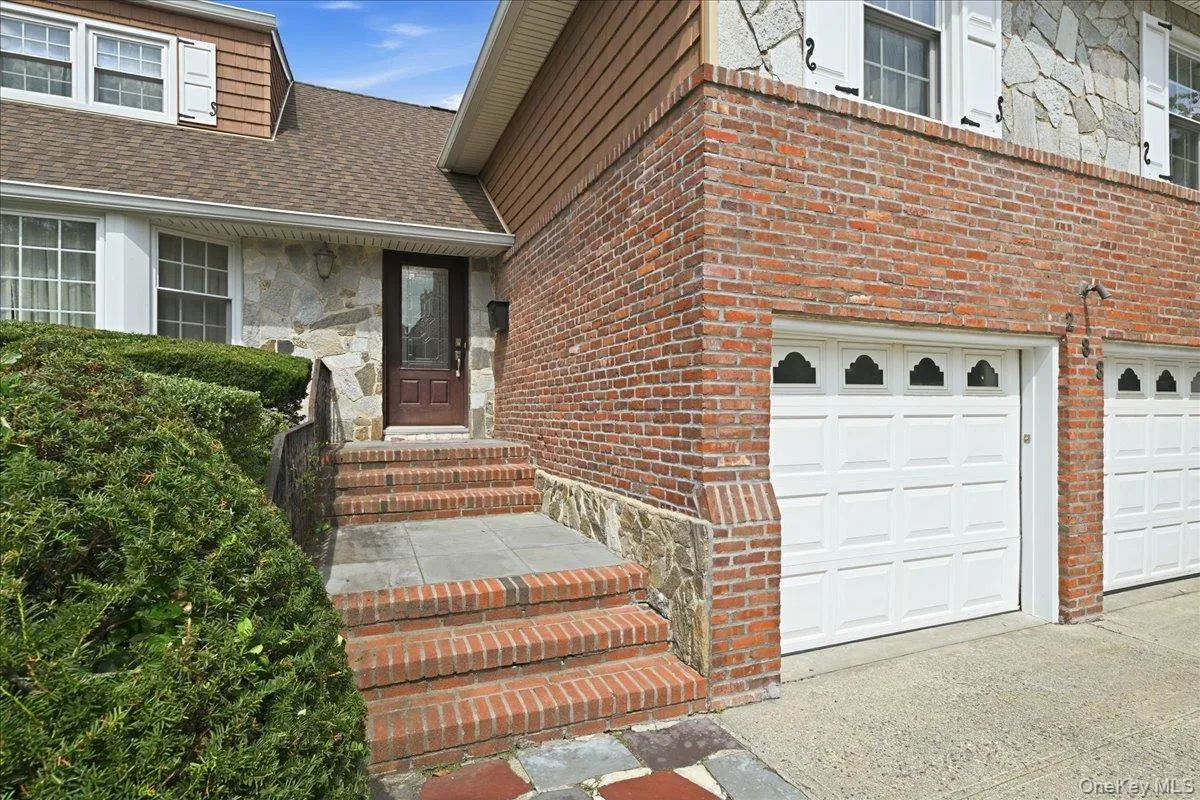 288 Brower Avenue, Hempstead, NY, 5 Bedrooms Bedrooms, 11 Rooms Rooms,3 BathroomsBathrooms,Residential,For Rent,Brower,0,1034544 288 Brower Avenue, Hempstead, NY, 5 Bedrooms Bedrooms, 11 Rooms Rooms,3 BathroomsBathrooms,Residential,For Rent,Brower,0,1034544