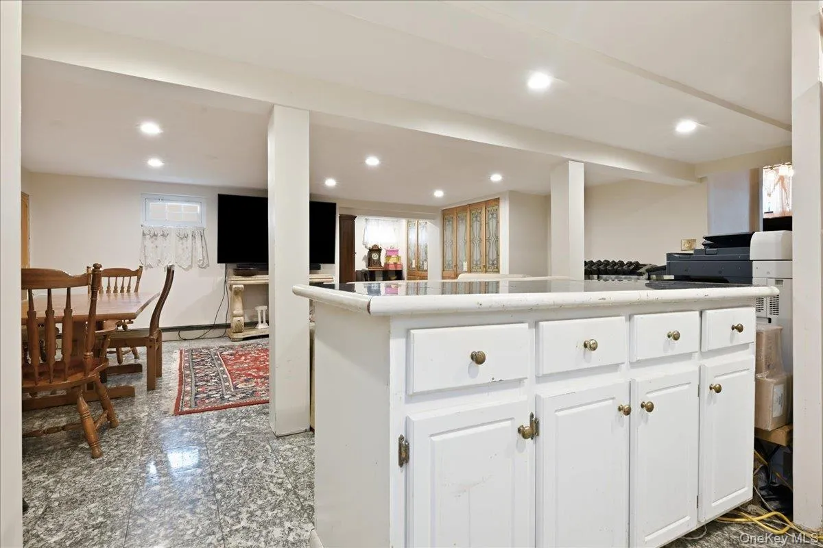288 Brower Avenue, Hempstead, NY, 5 Bedrooms Bedrooms, 11 Rooms Rooms,3 BathroomsBathrooms,Residential,For Rent,Brower,0,1034544 288 Brower Avenue, Hempstead, NY, 5 Bedrooms Bedrooms, 11 Rooms Rooms,3 BathroomsBathrooms,Residential,For Rent,Brower,0,1034544