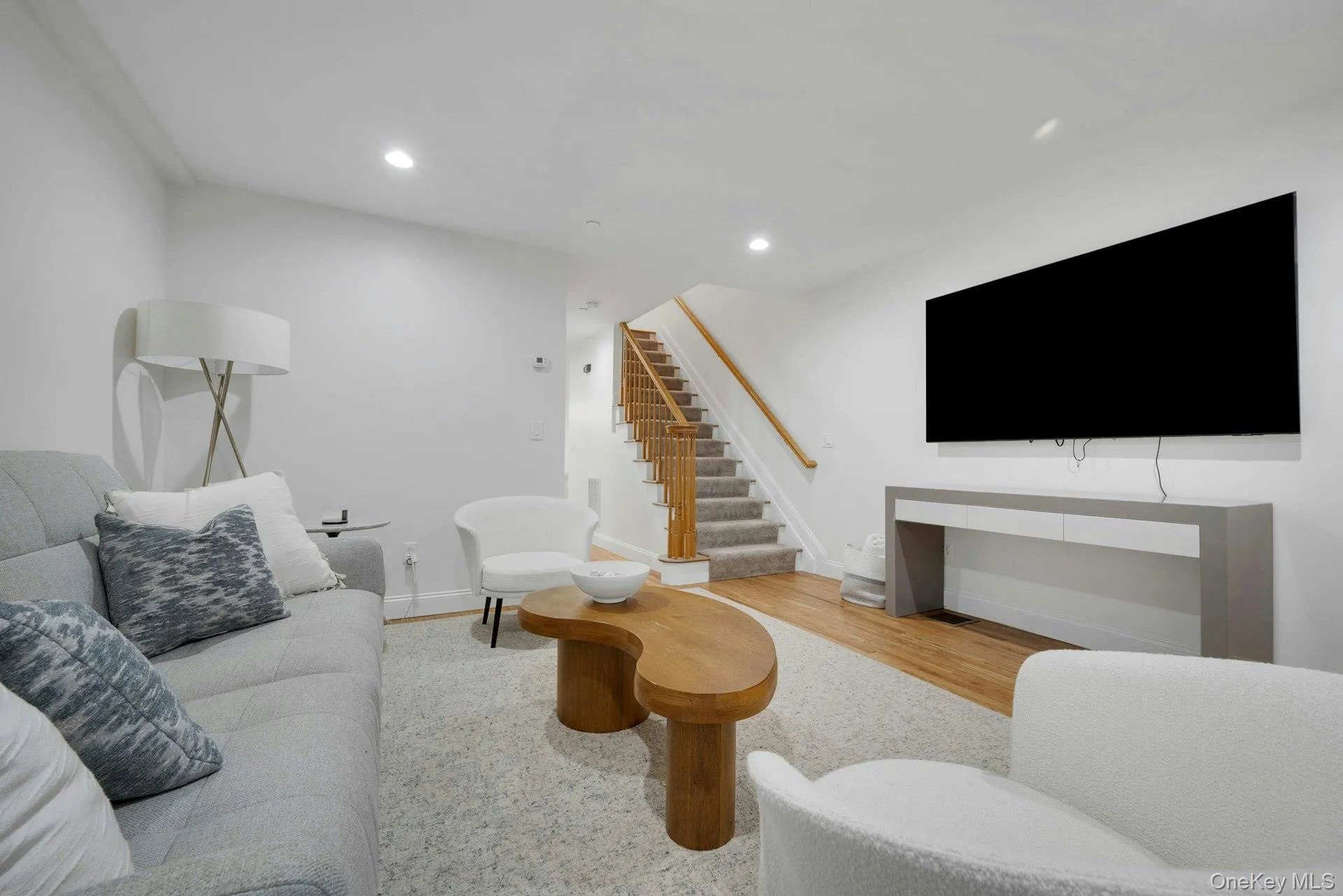 142 Brook Street, Eastchester, NY, 2 Bedrooms Bedrooms, 6 Rooms Rooms,3 BathroomsBathrooms,Residential Lease,For Rent,Brook,0,1034545 142 Brook Street, Eastchester, NY, 2 Bedrooms Bedrooms, 6 Rooms Rooms,3 BathroomsBathrooms,Residential Lease,For Rent,Brook,0,1034545