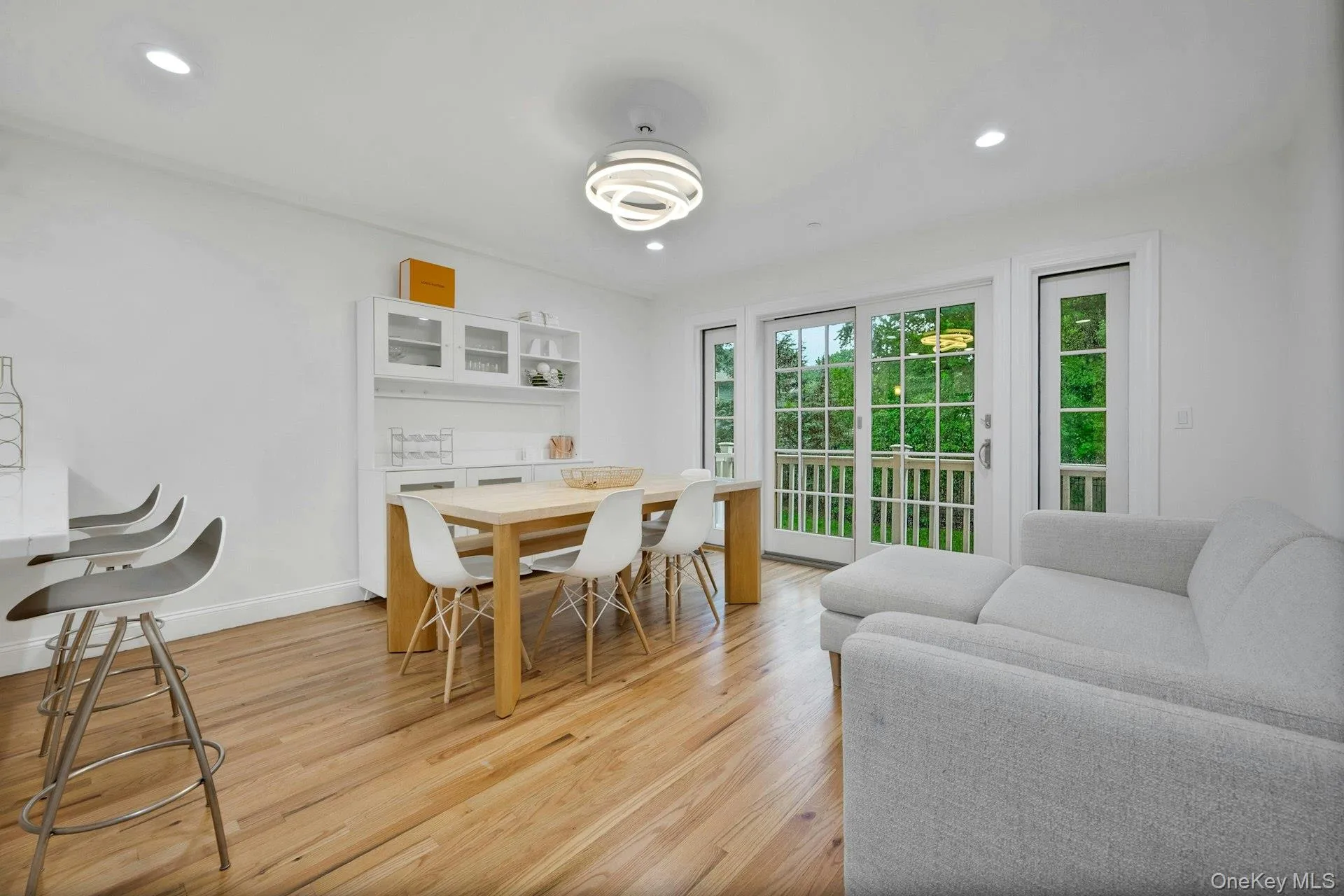142 Brook Street, Eastchester, NY, 2 Bedrooms Bedrooms, 6 Rooms Rooms,3 BathroomsBathrooms,Residential Lease,For Rent,Brook,0,1034545 142 Brook Street, Eastchester, NY, 2 Bedrooms Bedrooms, 6 Rooms Rooms,3 BathroomsBathrooms,Residential Lease,For Rent,Brook,0,1034545