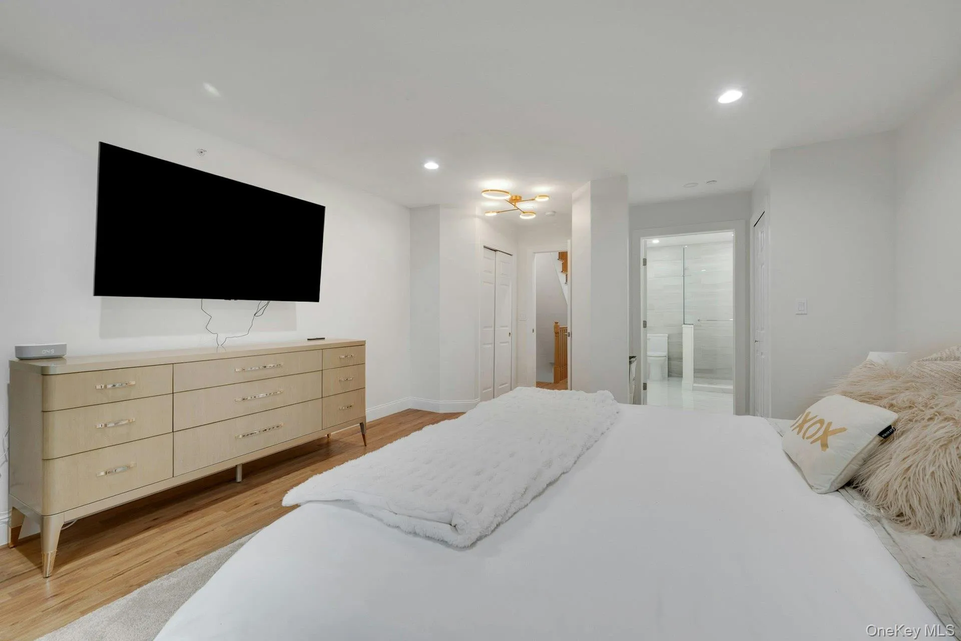 142 Brook Street, Eastchester, NY, 2 Bedrooms Bedrooms, 6 Rooms Rooms,3 BathroomsBathrooms,Residential Lease,For Rent,Brook,0,1034545 142 Brook Street, Eastchester, NY, 2 Bedrooms Bedrooms, 6 Rooms Rooms,3 BathroomsBathrooms,Residential Lease,For Rent,Brook,0,1034545