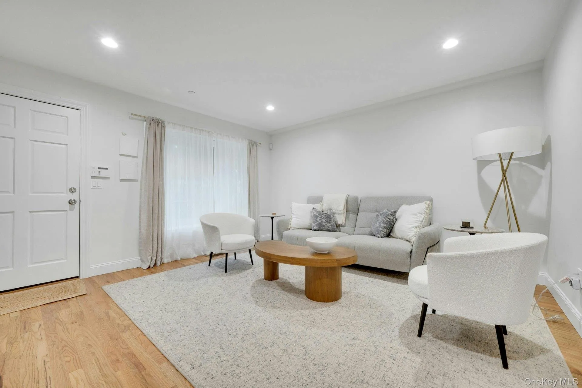 142 Brook Street, Eastchester, NY, 2 Bedrooms Bedrooms, 6 Rooms Rooms,3 BathroomsBathrooms,Residential Lease,For Rent,Brook,0,1034545 142 Brook Street, Eastchester, NY, 2 Bedrooms Bedrooms, 6 Rooms Rooms,3 BathroomsBathrooms,Residential Lease,For Rent,Brook,0,1034545